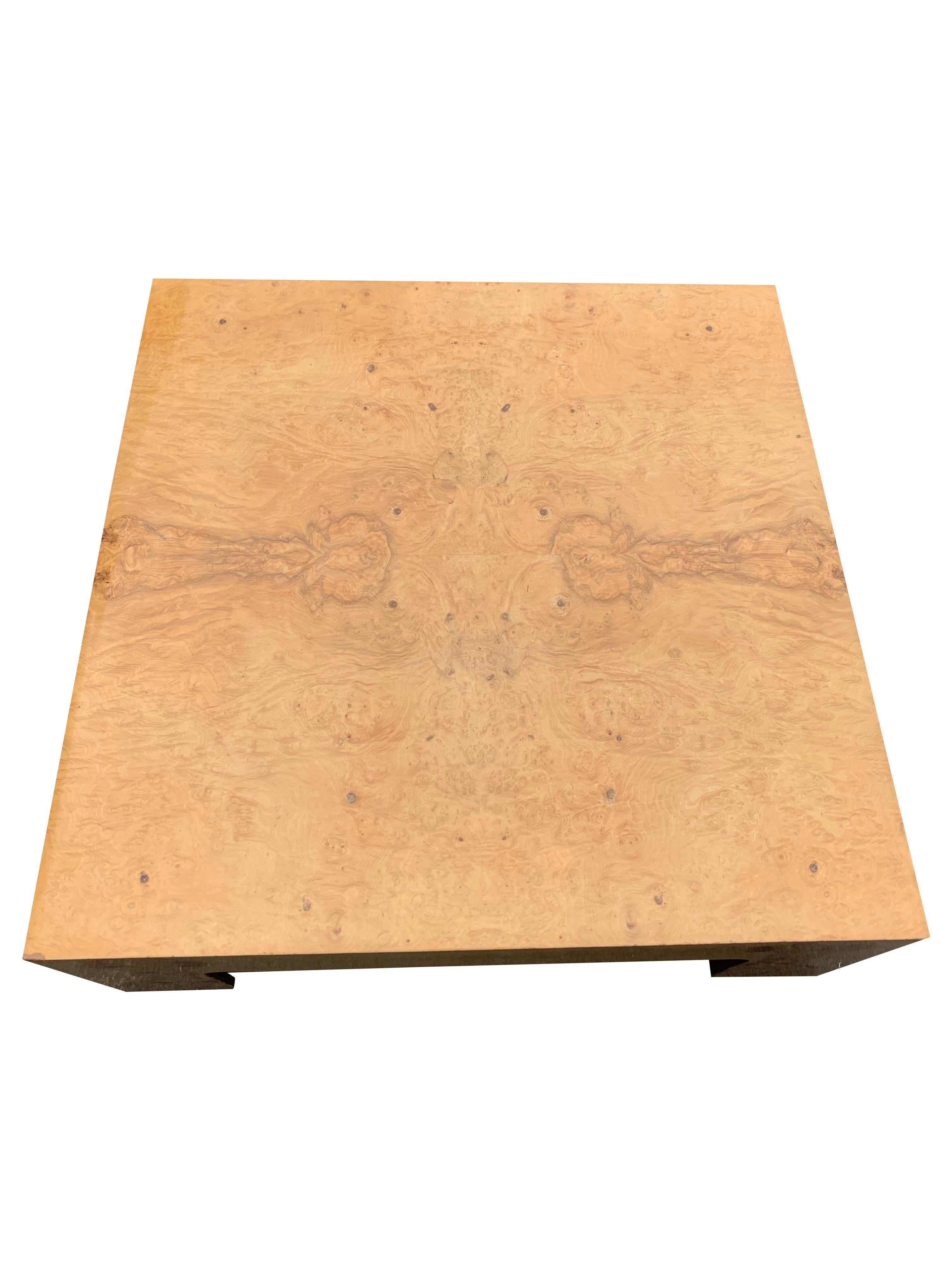 Mesa baja de madera de olivo de estilo vintage moderno Milo Baughman Moderno en venta
