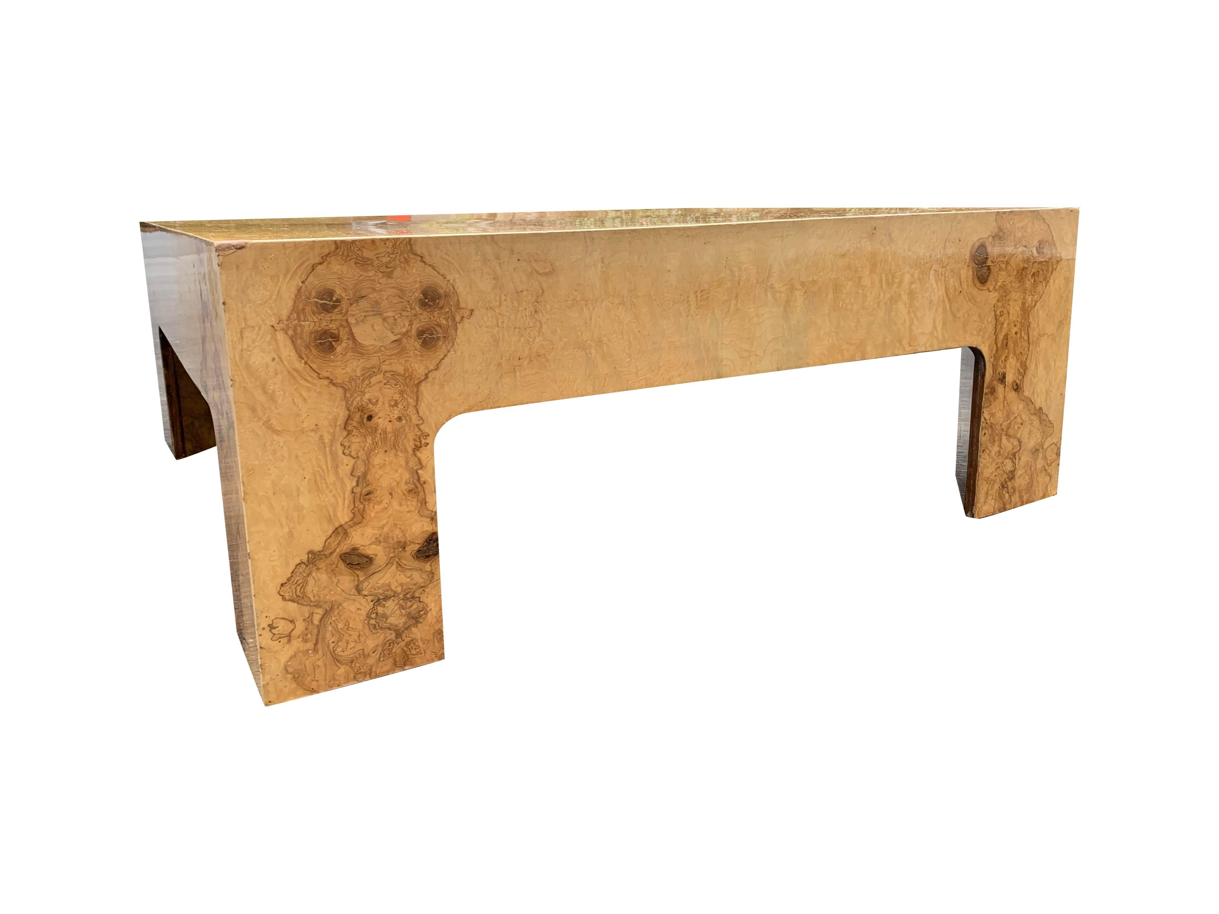 Mesa baja de madera de olivo de estilo vintage moderno Milo Baughman en venta 1