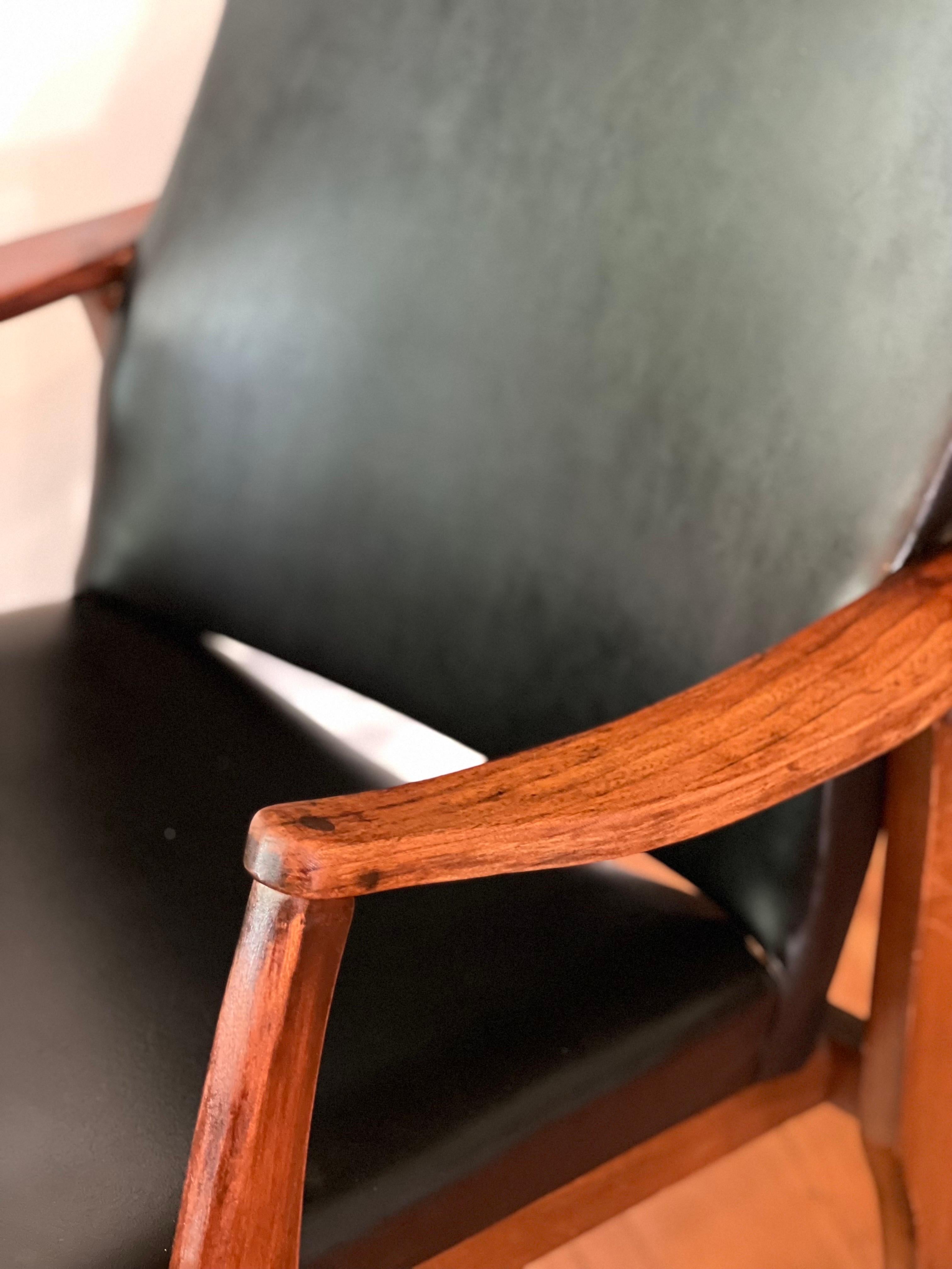 20ième siècle Chaise à bascule vintage de style Milo Baughman en vente