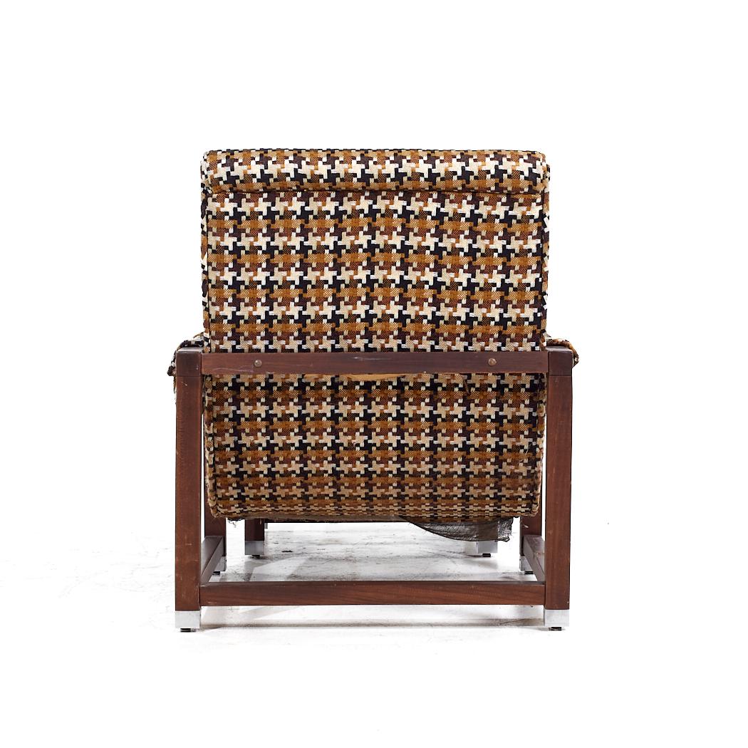 Chaise longue et pouf en noyer de style Milo Baughman Bon état - En vente à Countryside, IL