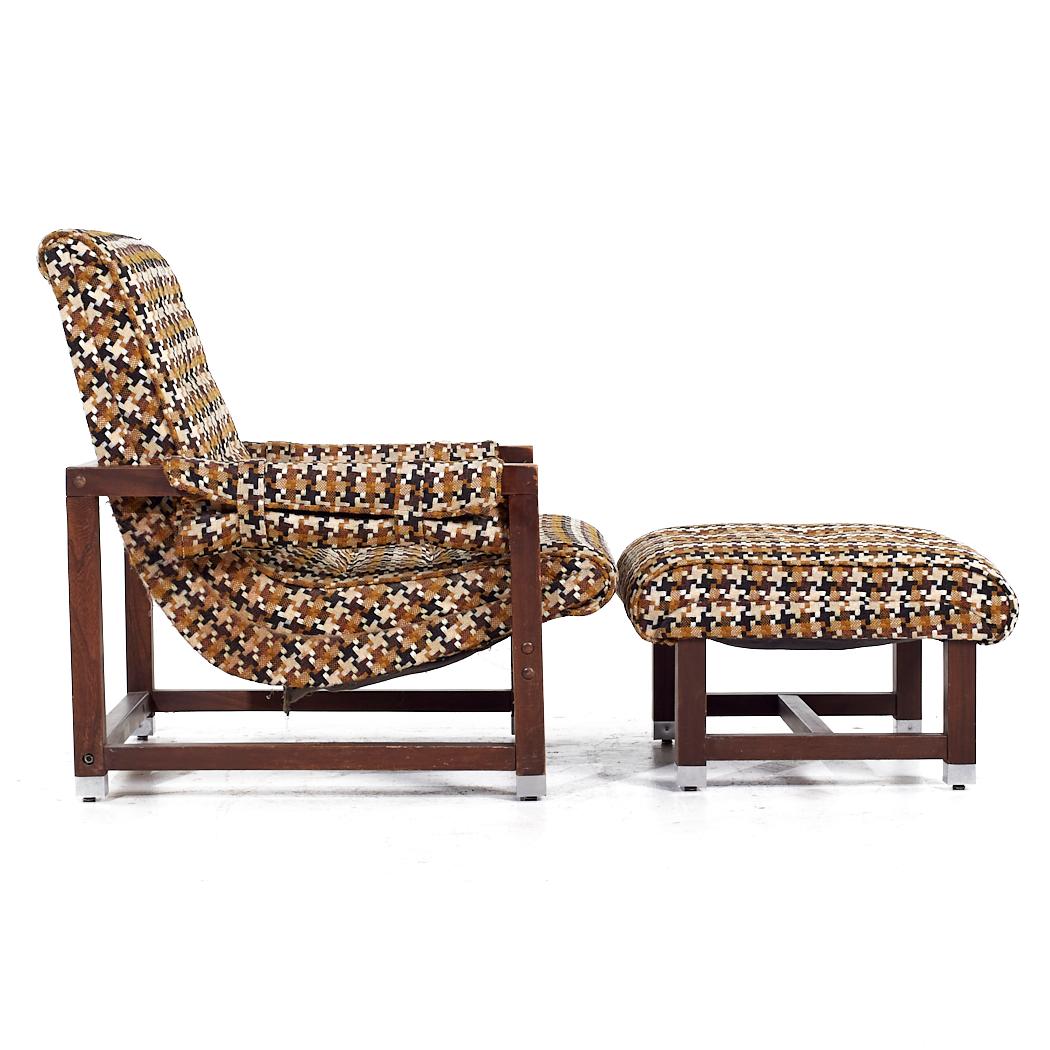 Upholstery Milo Baughman Style Walnut Scoop Lounge Chair and Ottoman For Sale