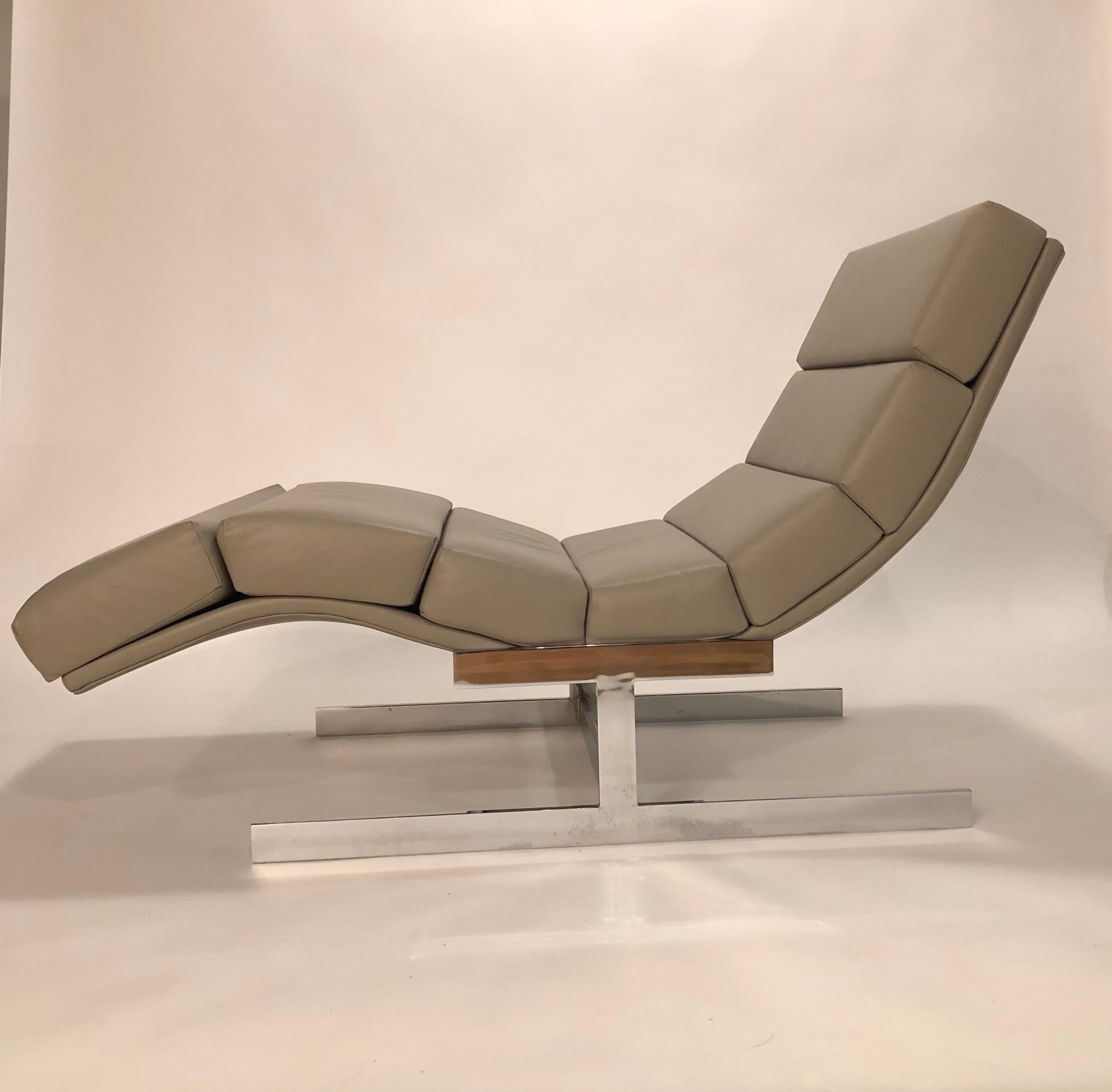 Late 20th Century Milo Baughman Style Wave Chaise