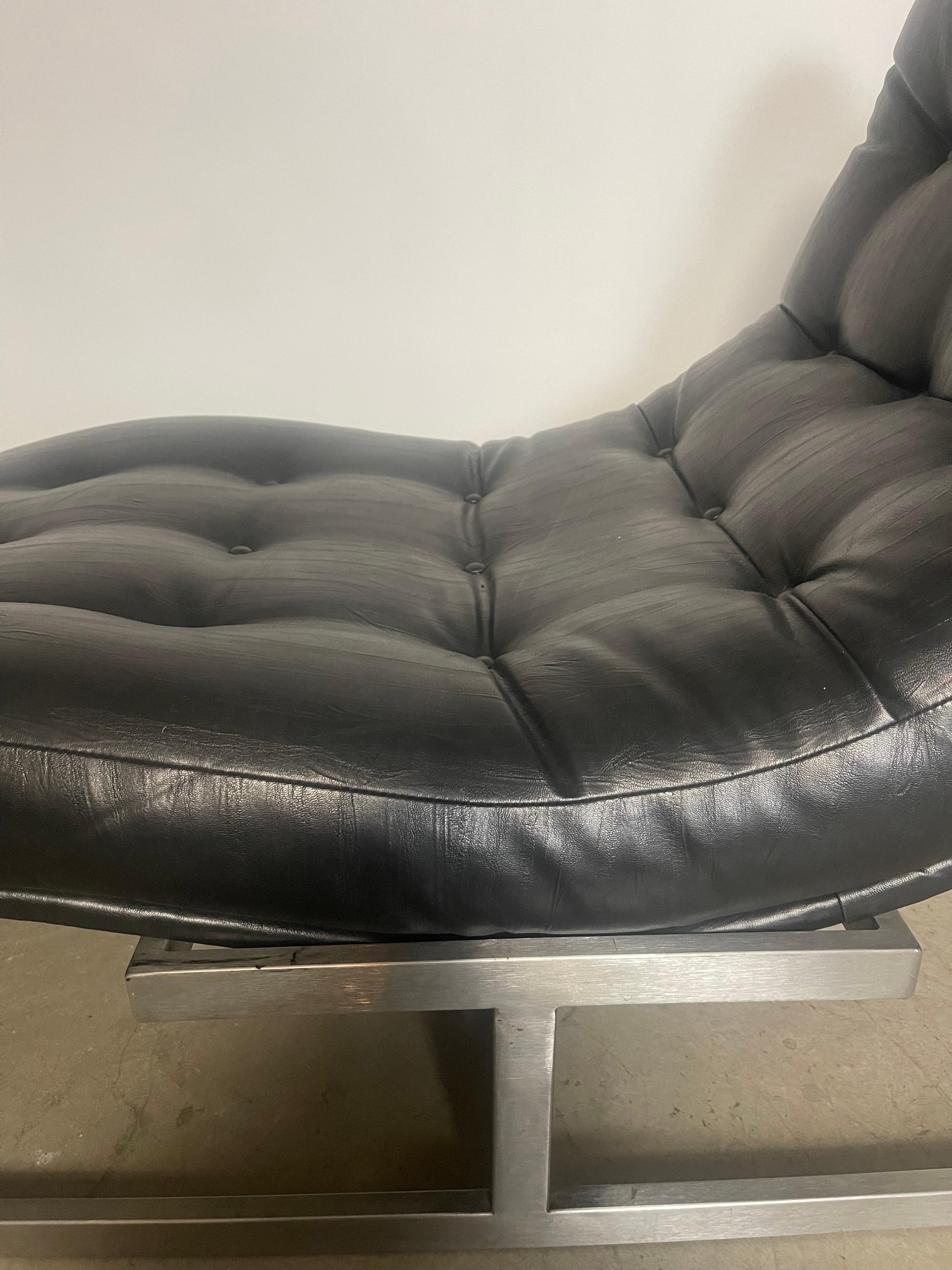 Milo Baughman Style Wave Chaise Lounge For Sale 1