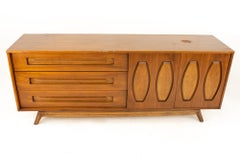 Milo Baughman Style Young Manufacturing MCM Walnut and Burlwood Lowboy Dresser
