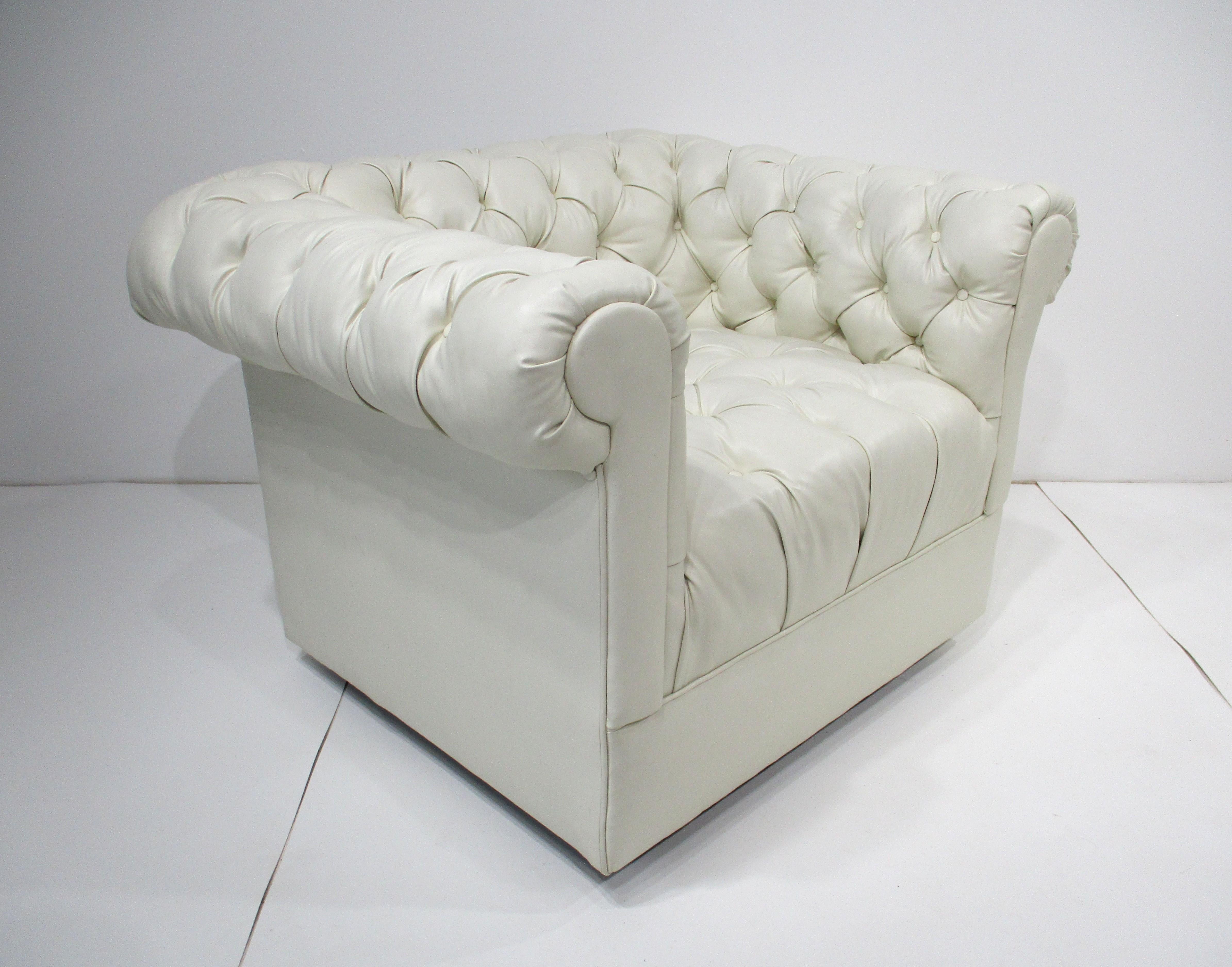 Sillones Cubo estilo Chesterfield de Milo Baughman Norteamericano en venta