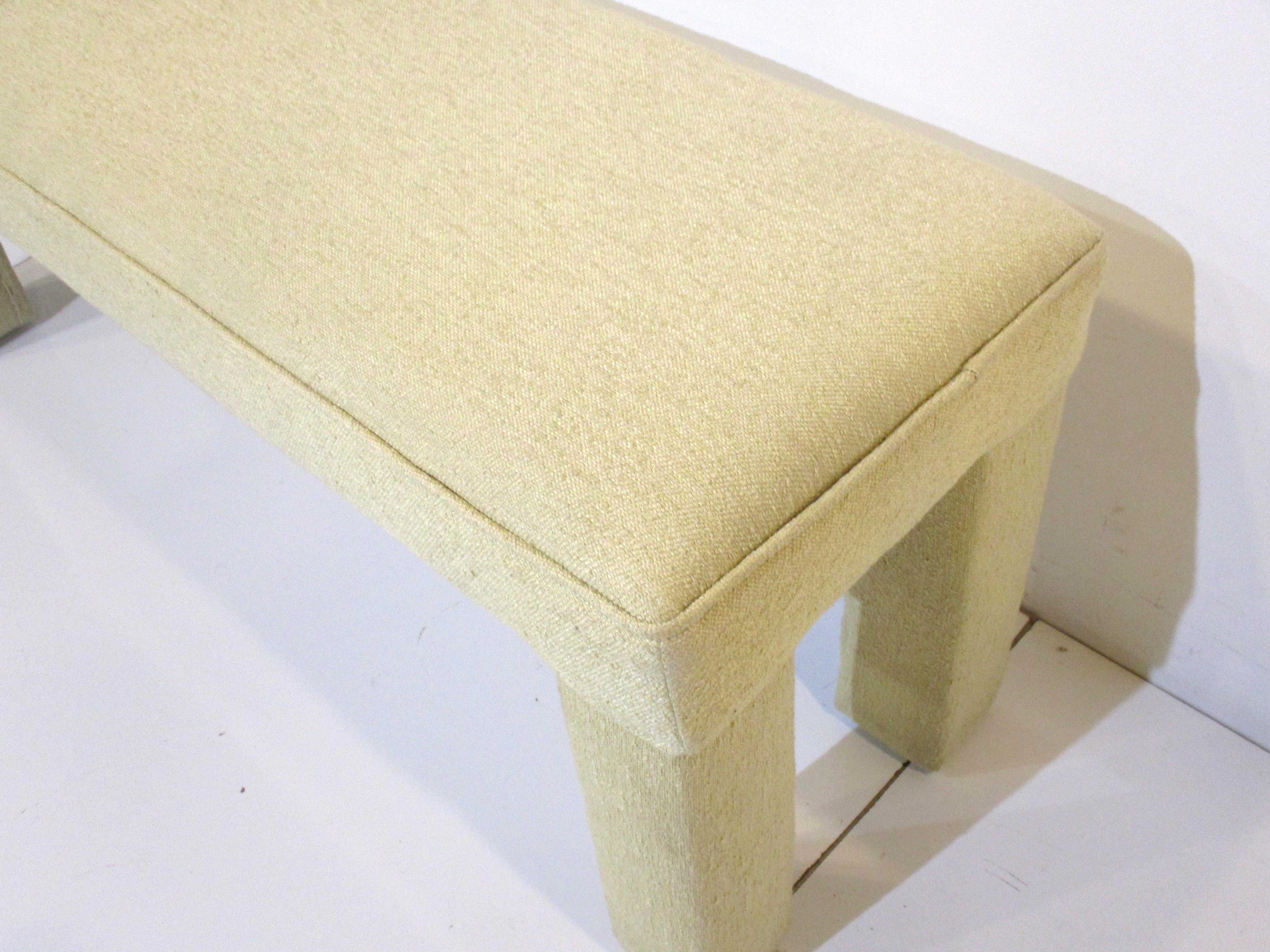 Milo Baughman Styled Upholstered Bench im Zustand „Gut“ im Angebot in Cincinnati, OH