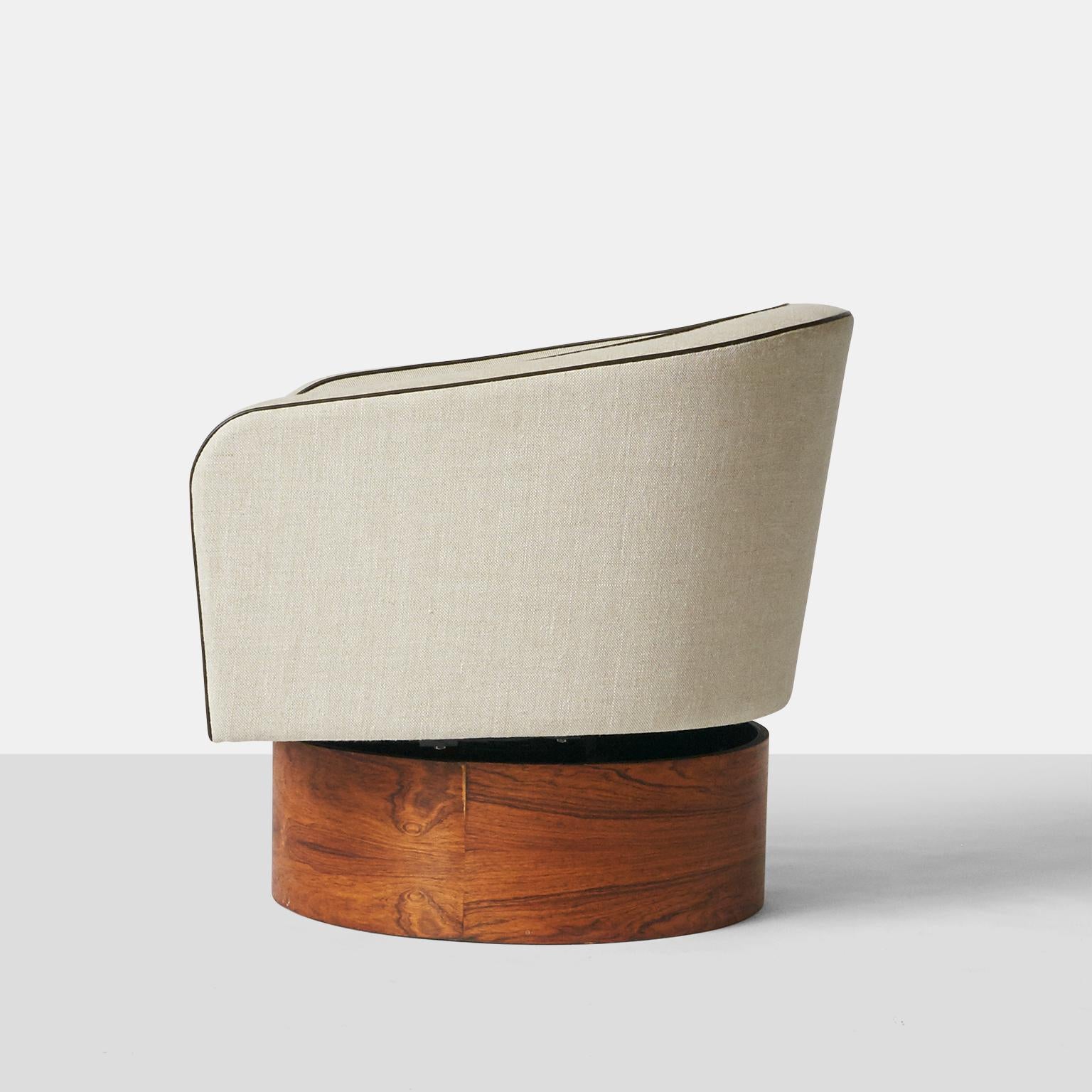 Mid-Century Modern Milo Baughman Swivel Chair for Thayer Coggin