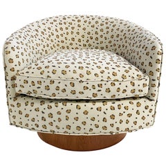 Milo Baughman Swivel Chair in Chelsea Textiles Embroidered Linen