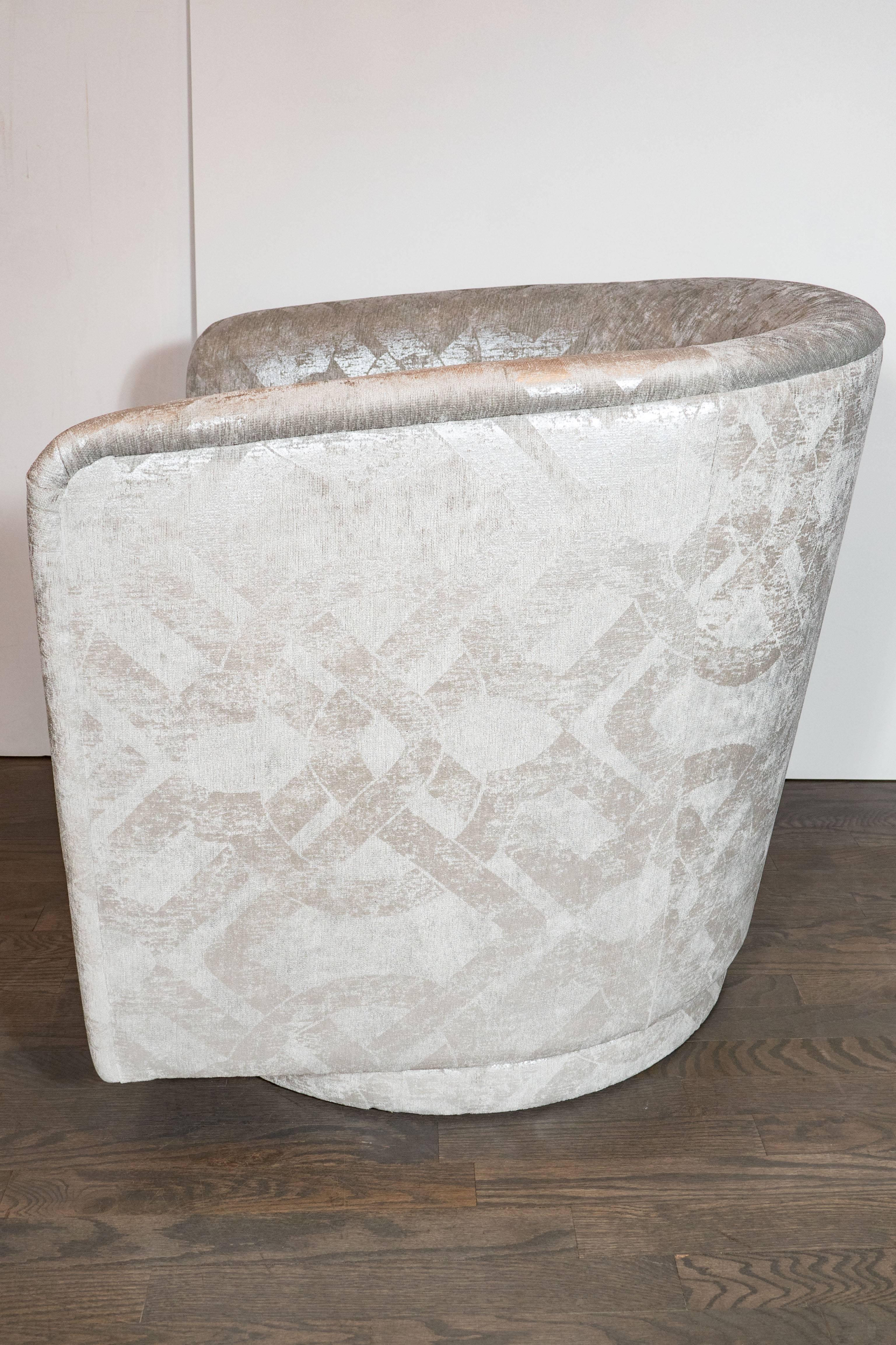 Milo Baughman Style Swivel Chair in Embossed Pearl and Metallic Platinum Velvet In Excellent Condition For Sale In New York, NY