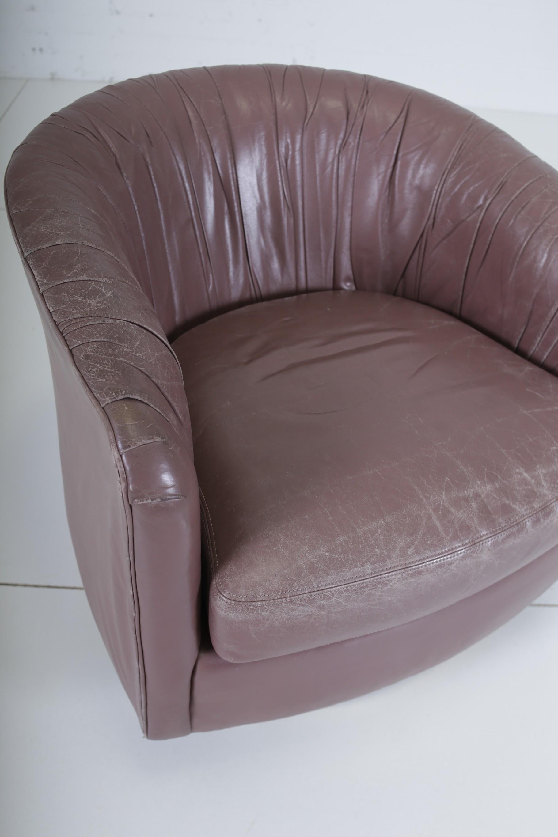 Milo Baughman Swivel Chair on Brass Base In Good Condition In Chicago, IL
