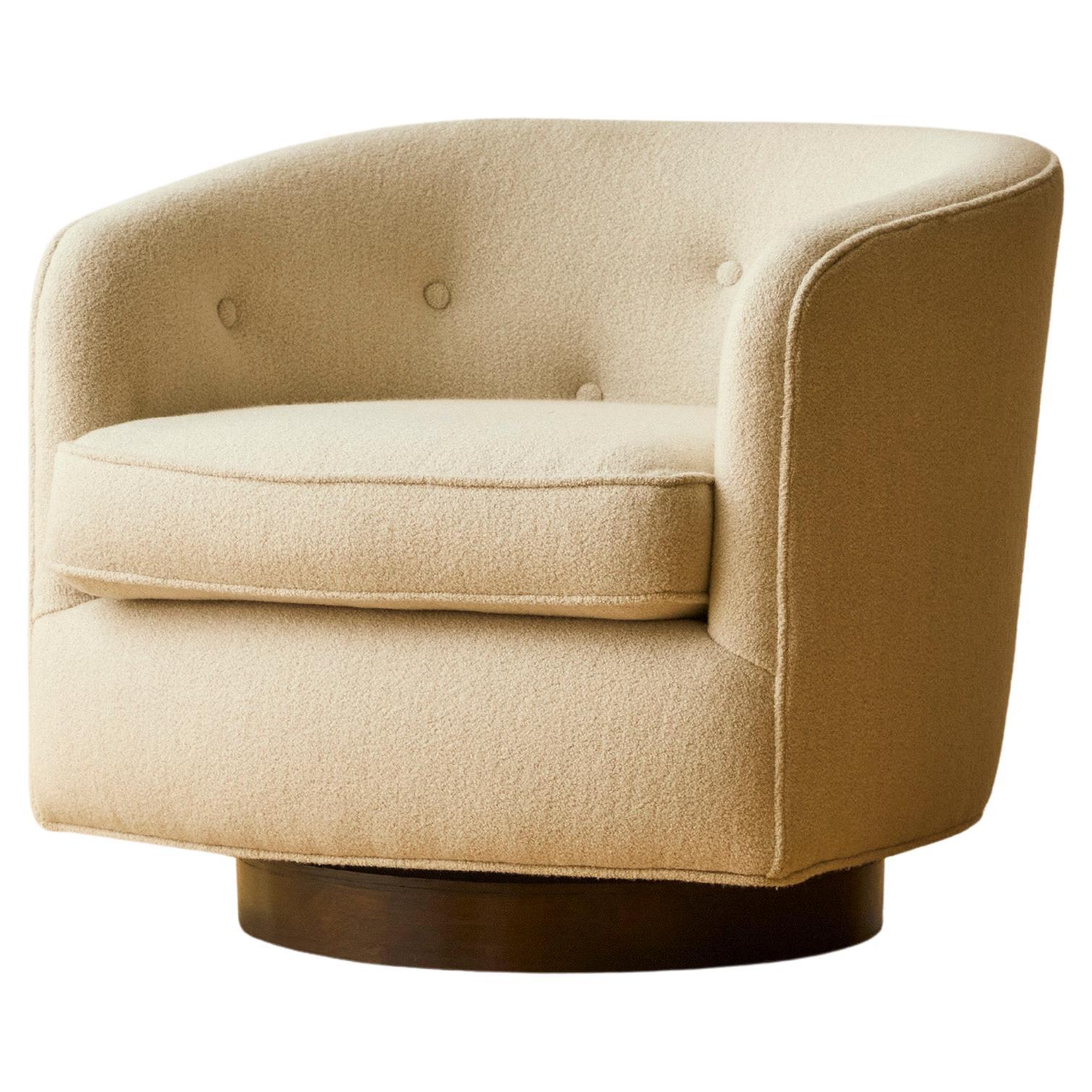 Milo Baughman Swivel Chair with Wood Base im Angebot