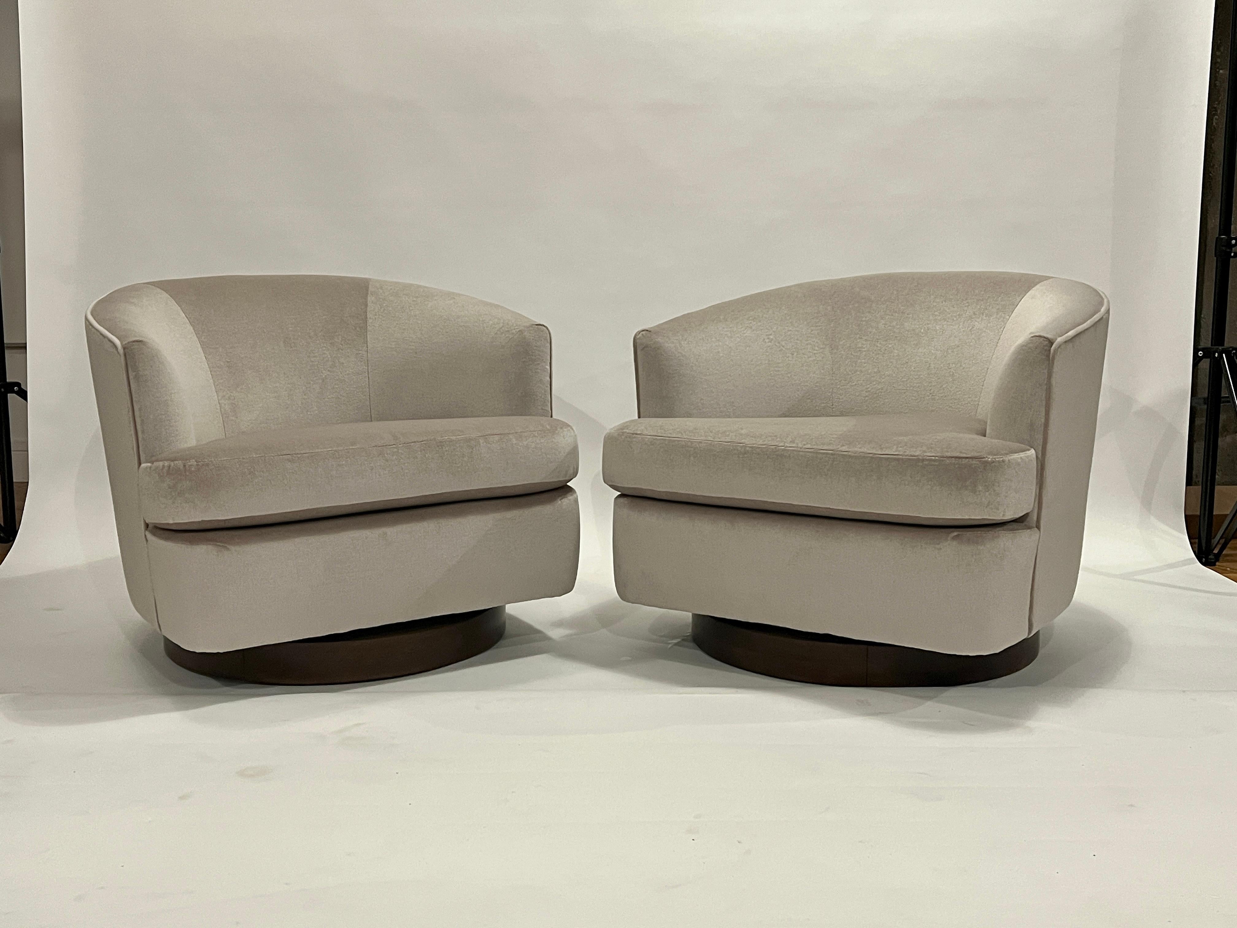 American Milo Baughman Style Swivel Chairs in Platinum Mohair