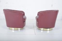 Leder-Drehstühle auf Messing-Gestell