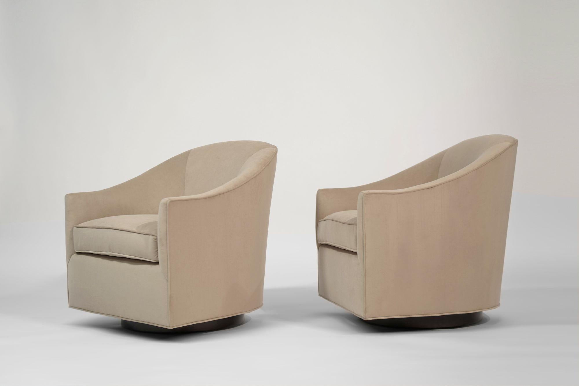 American Milo Baughman Swivel Chais on Bronze Supports, C. 1970s