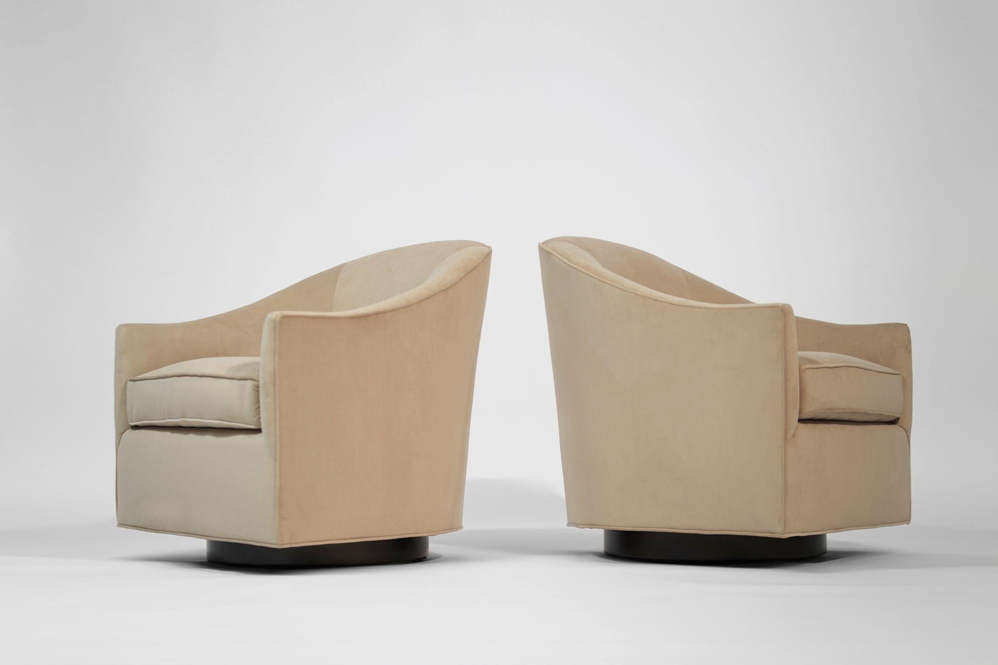 Milo Baughman Swivel Chais on Bronze Supports, C. 1970s In Excellent Condition In Westport, CT