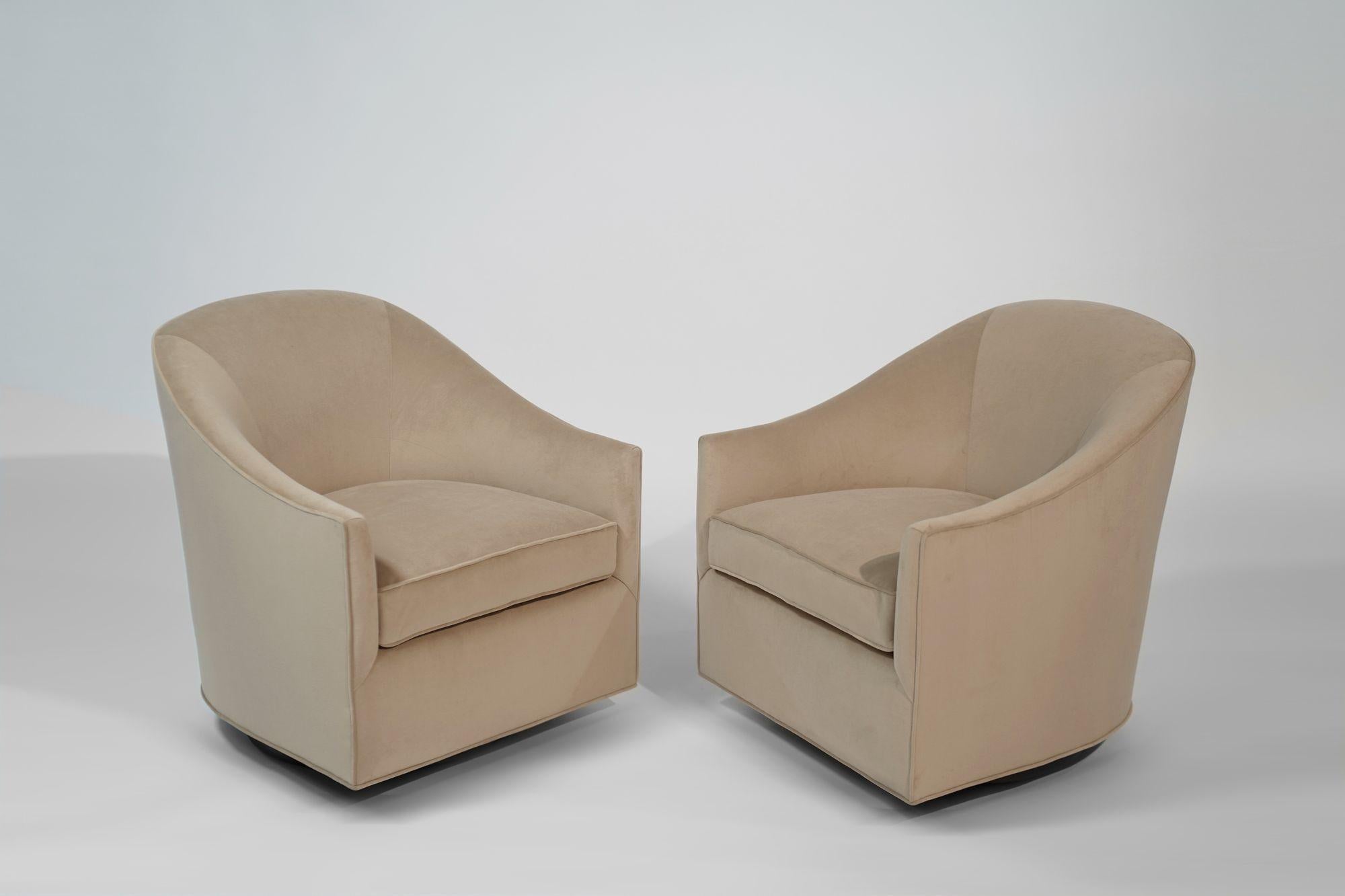 20th Century Milo Baughman Swivel Chais on Bronze Supports, C. 1970s
