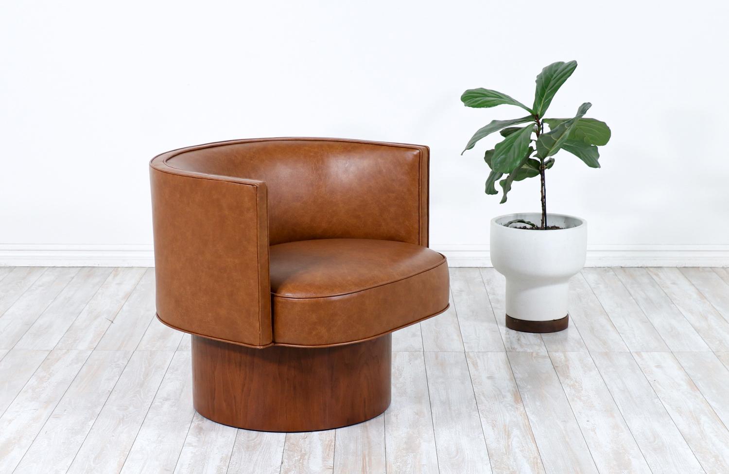 Mid-Century Modern Milo Baughman Swivel Cognac Leather Tub Chair for Thayer Coggin