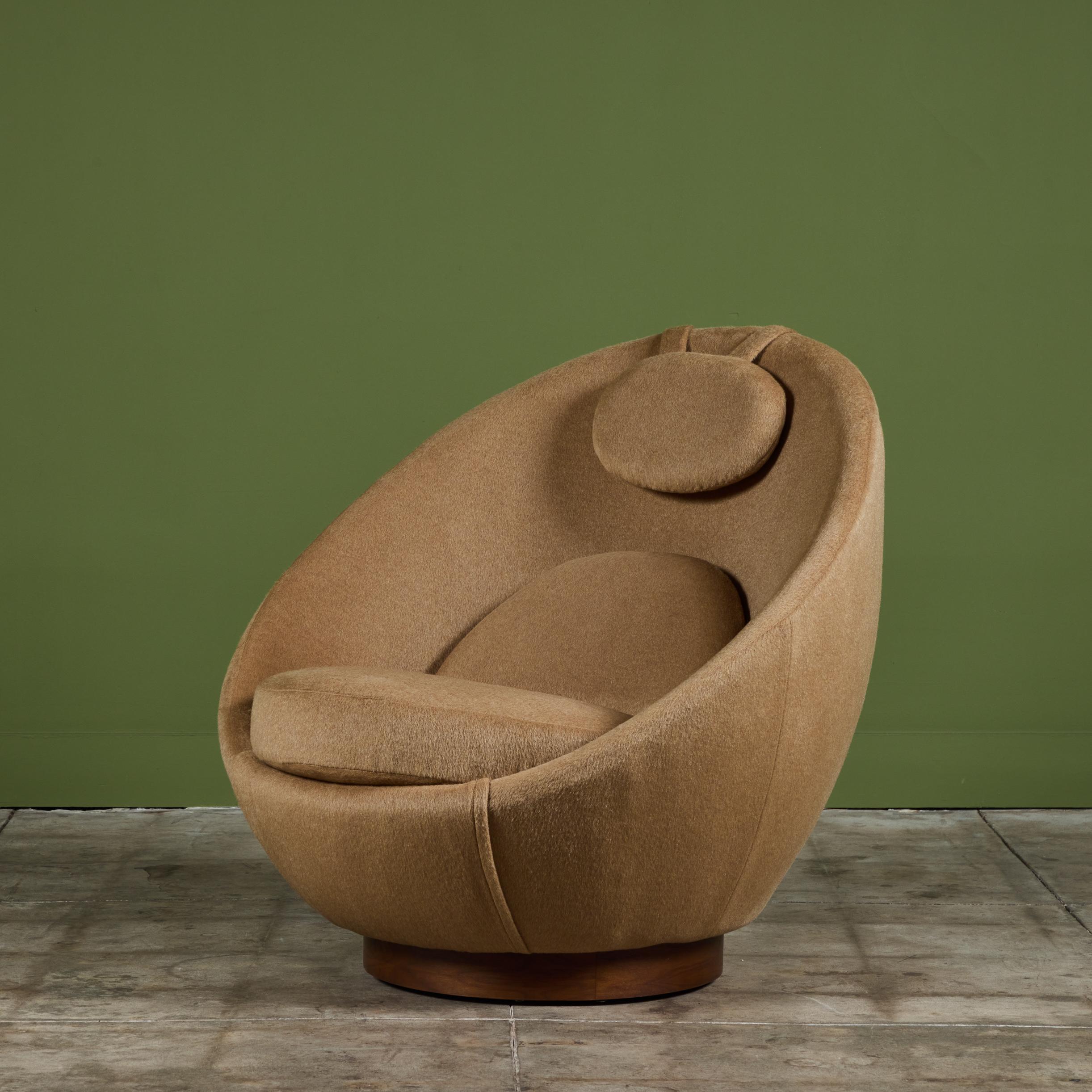 Mid-20th Century Milo Baughman Swivel Egg Lounge Chair