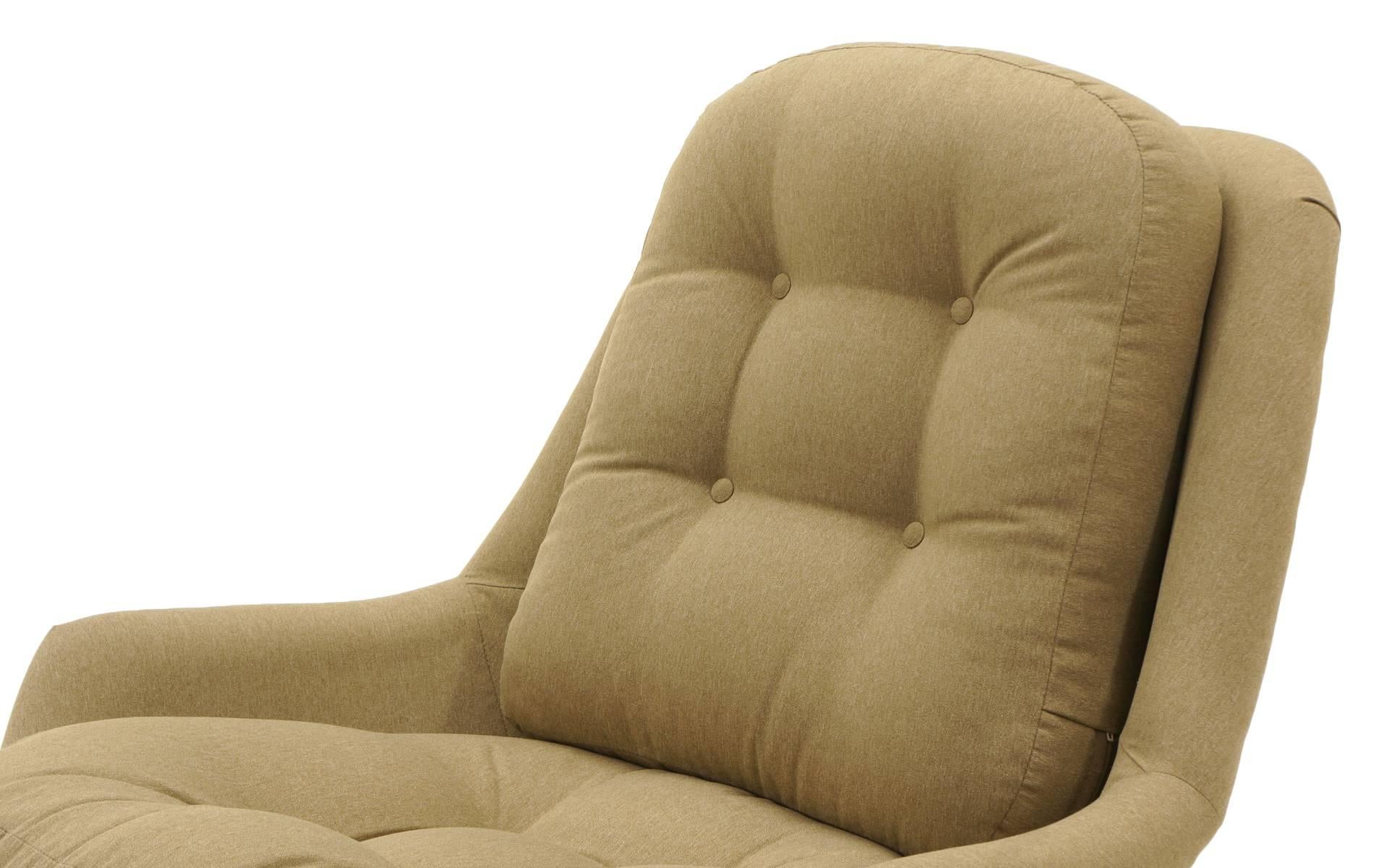 Late 20th Century Milo Baughman Swivel Lounge Chair, Fiberglass Shell and New Upholstery