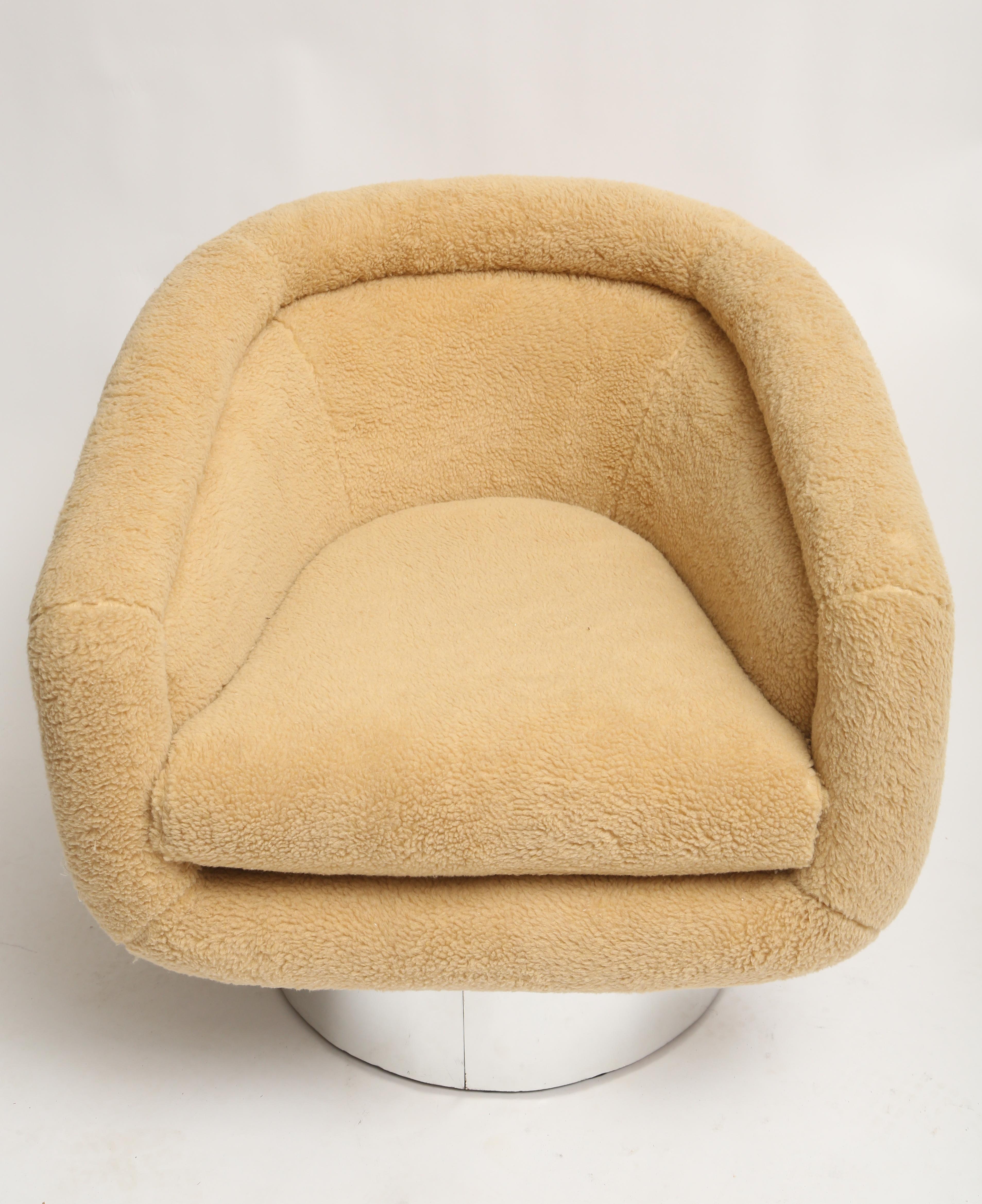 Fabric Milo Baughman Swivel Lounge Chair