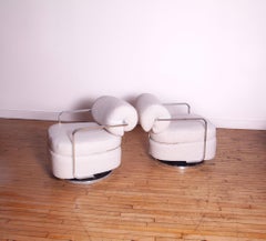 Milo Baughman Swivel Lounge Chairs in Boucle, 1960s Modern Design