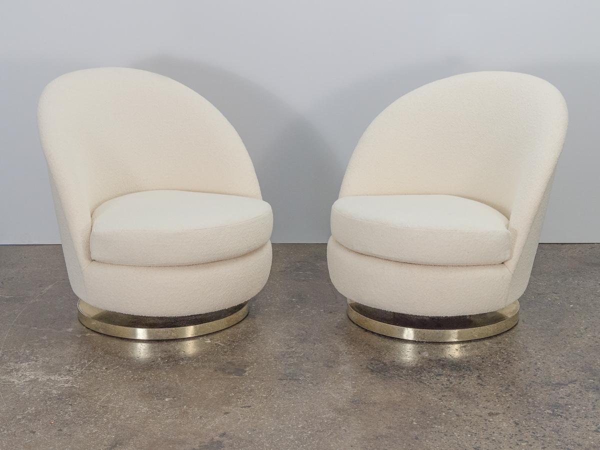 Bouclé Milo Baughman Swivel Lounge Chairs in Boucle with Brass Bases