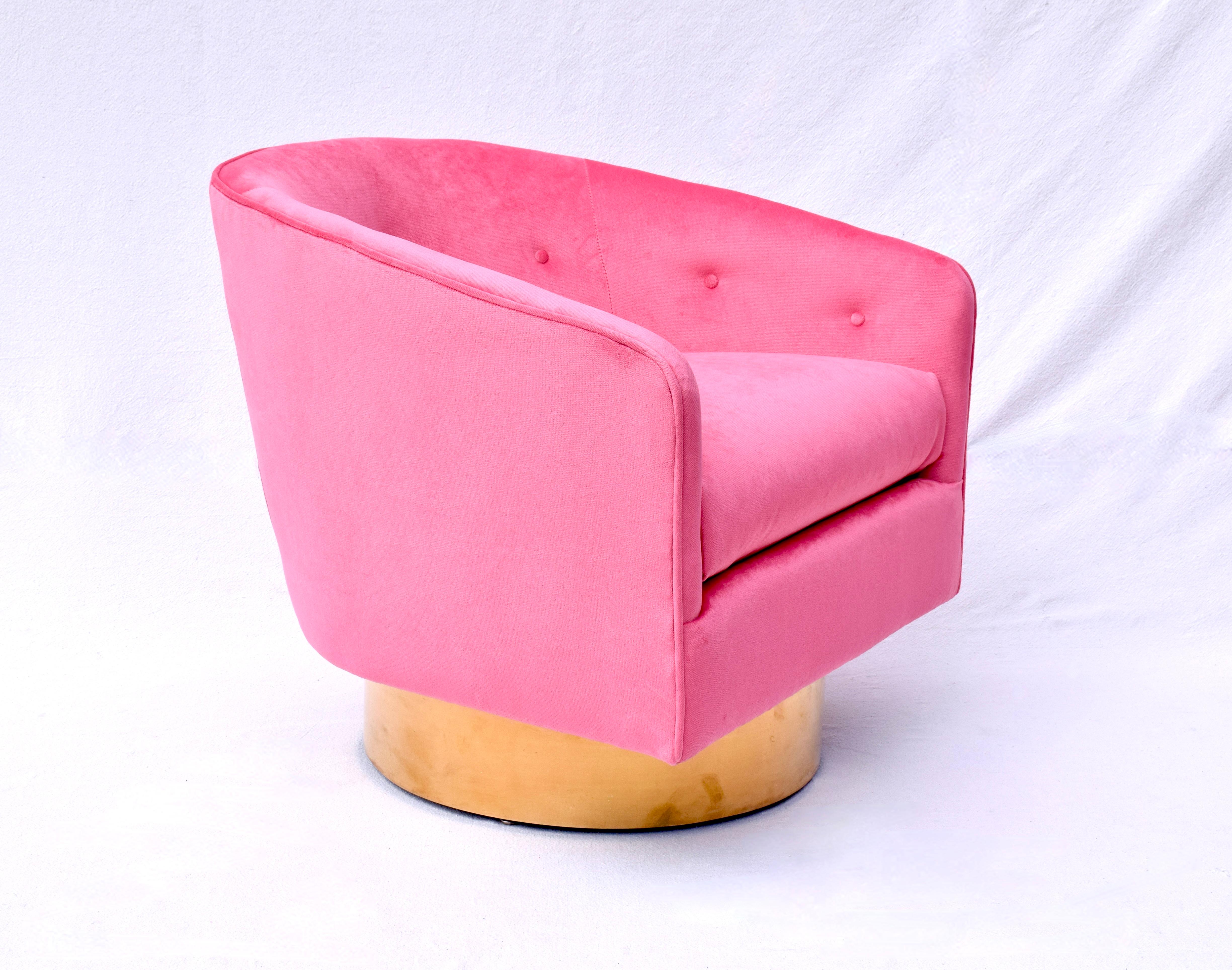 Milo Baughman Dreh-Loungesessel auf Messingfuß mit rosa Samtbezug im Angebot 4