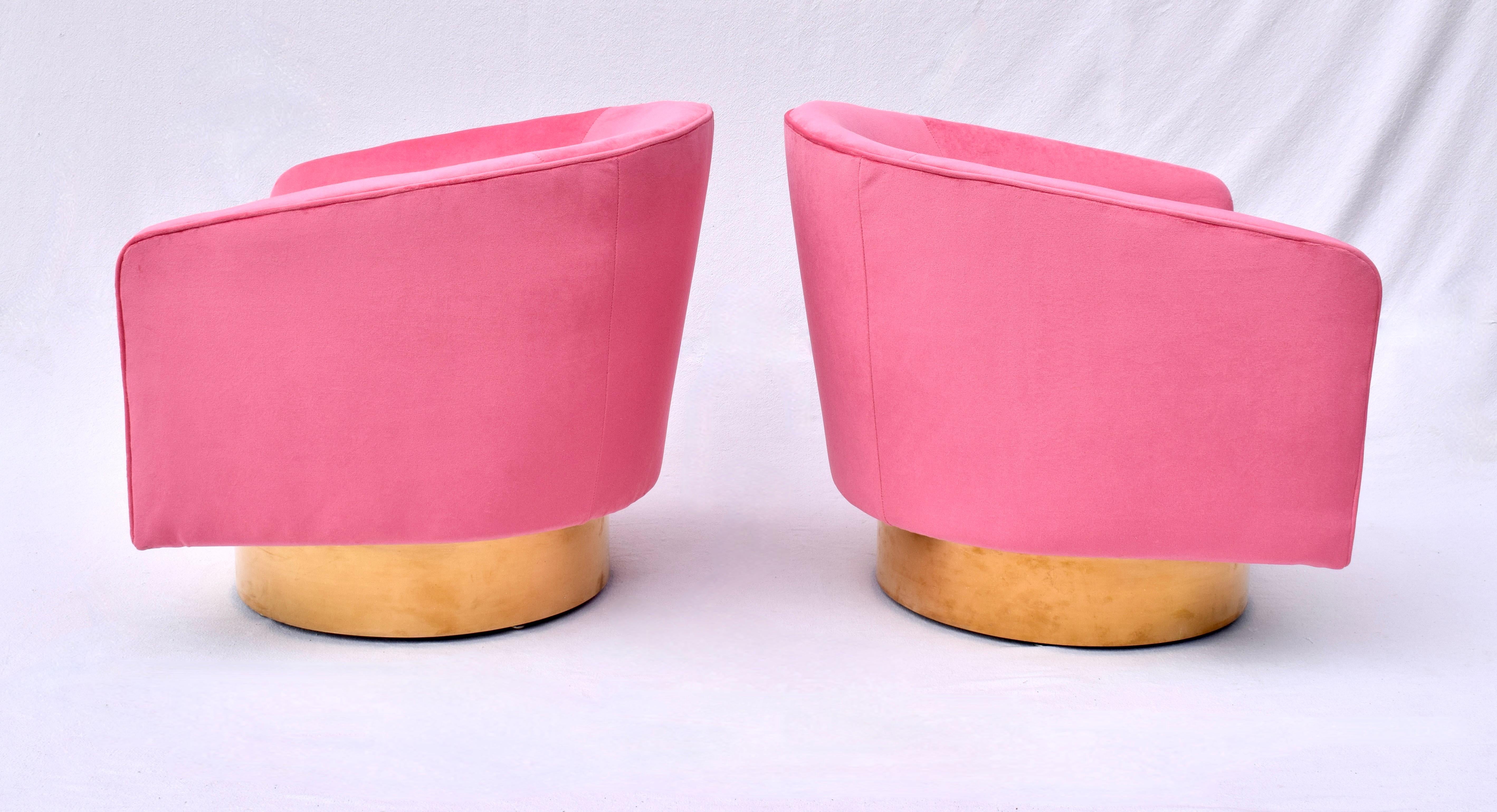 American Milo Baughman Swivel Lounge Chairs on Brass Base With Pink Velvet For Sale