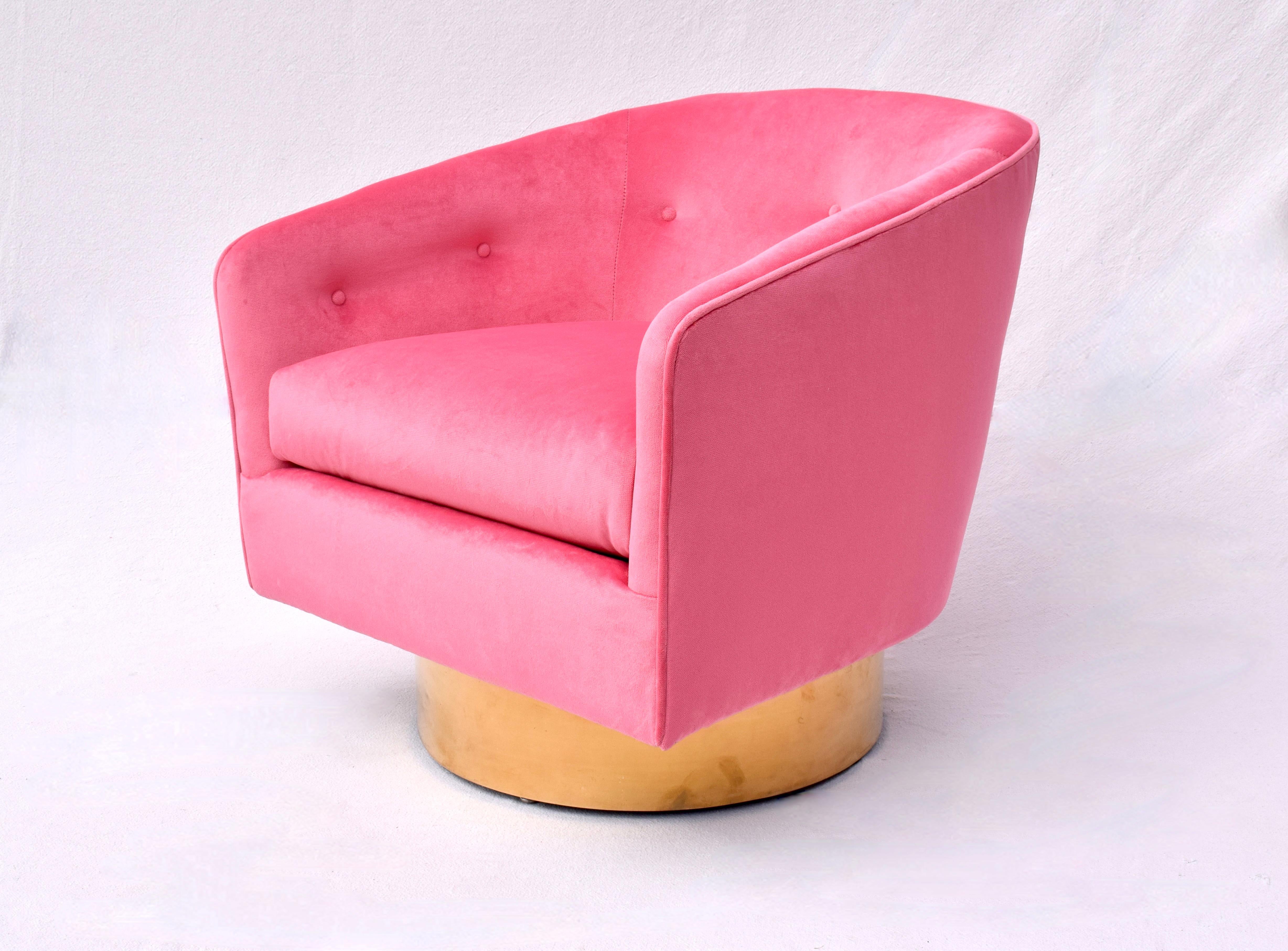 Milo Baughman Swivel Lounge Chairs on Brass Base With Pink Velvet For Sale 2