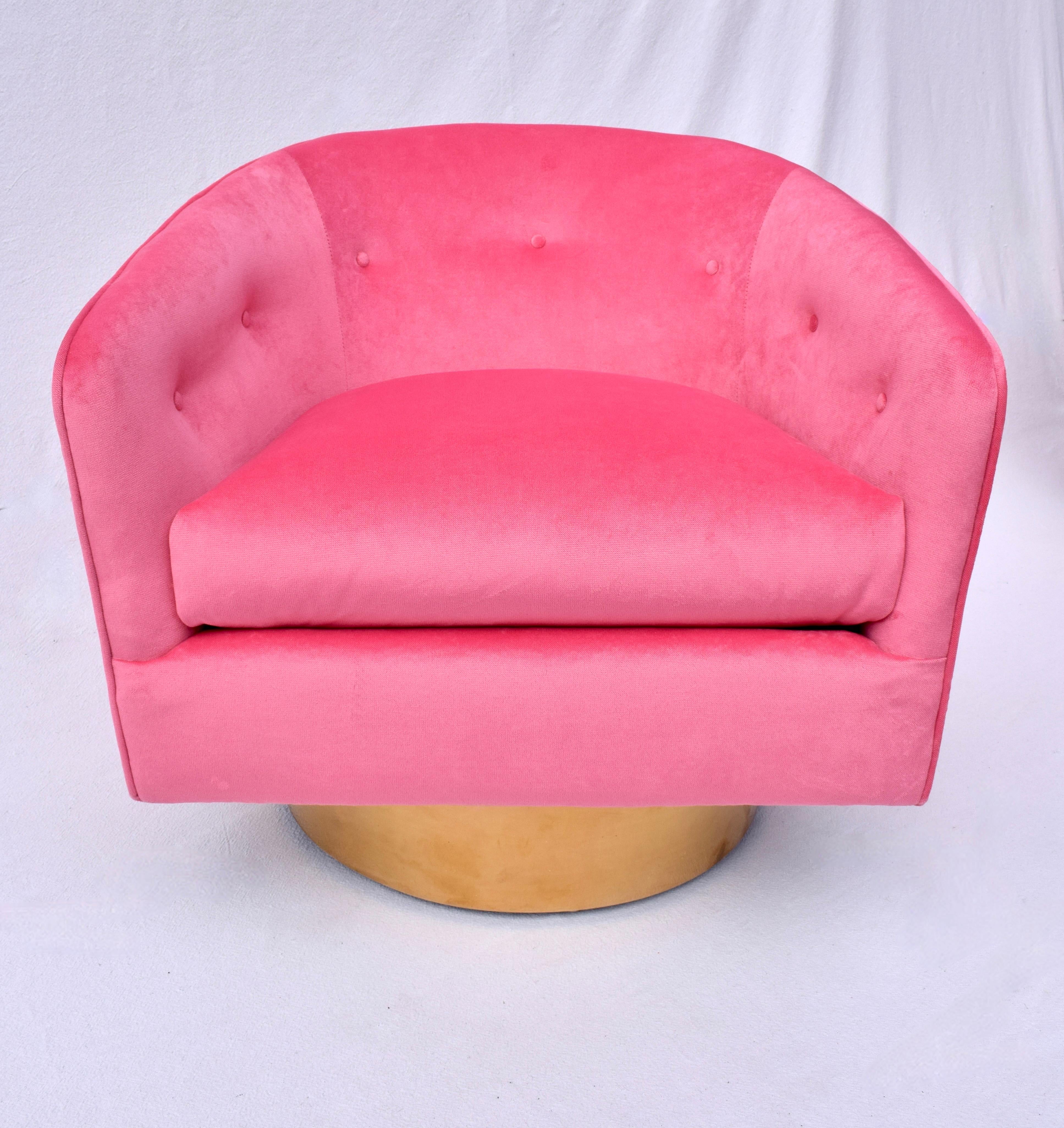 Milo Baughman Swivel Lounge Chairs on Brass Base With Pink Velvet For Sale 3