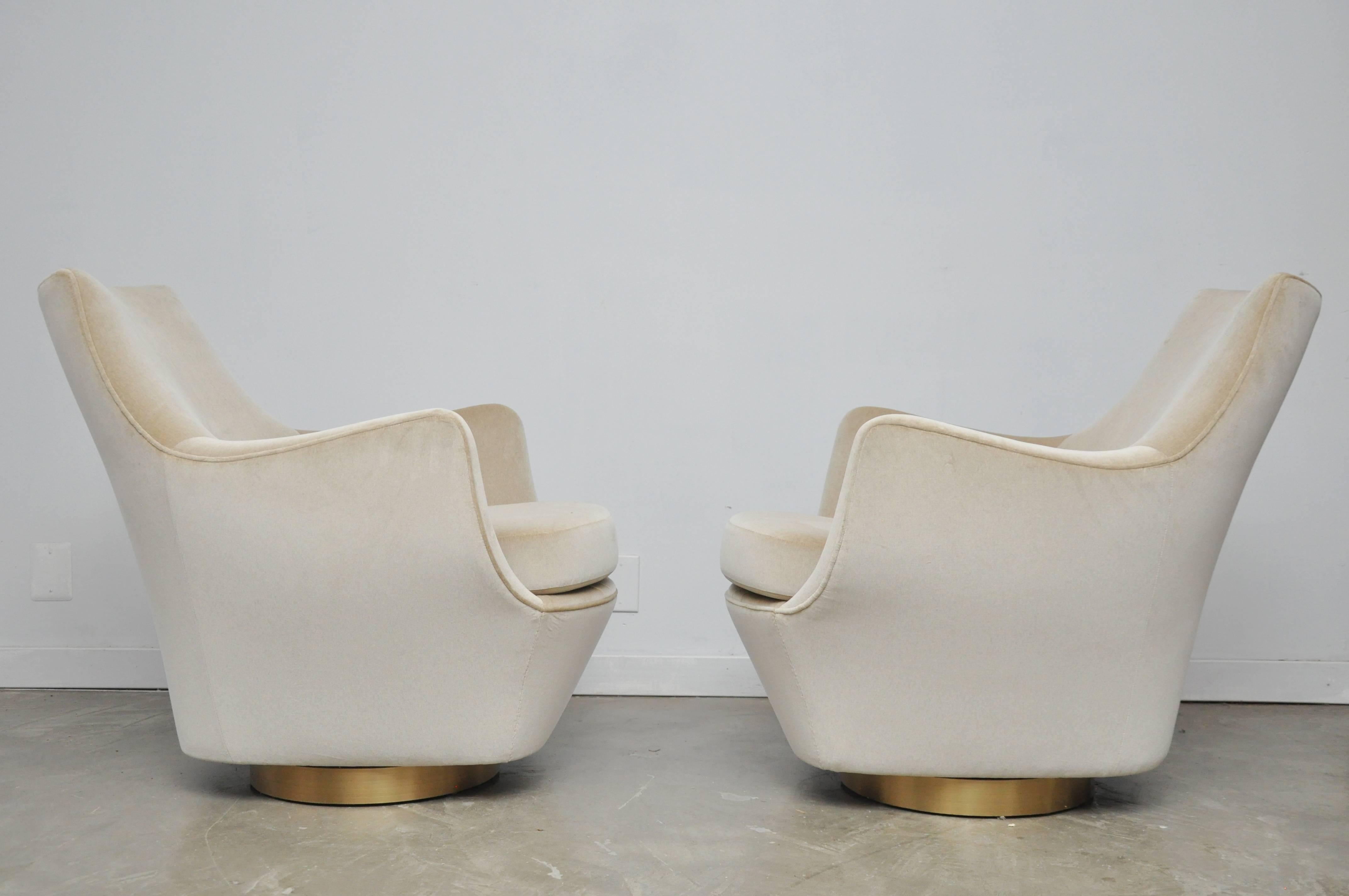 Mid-Century Modern Milo Baughman Swivel Pod Chairs on Brushed Brass Bases