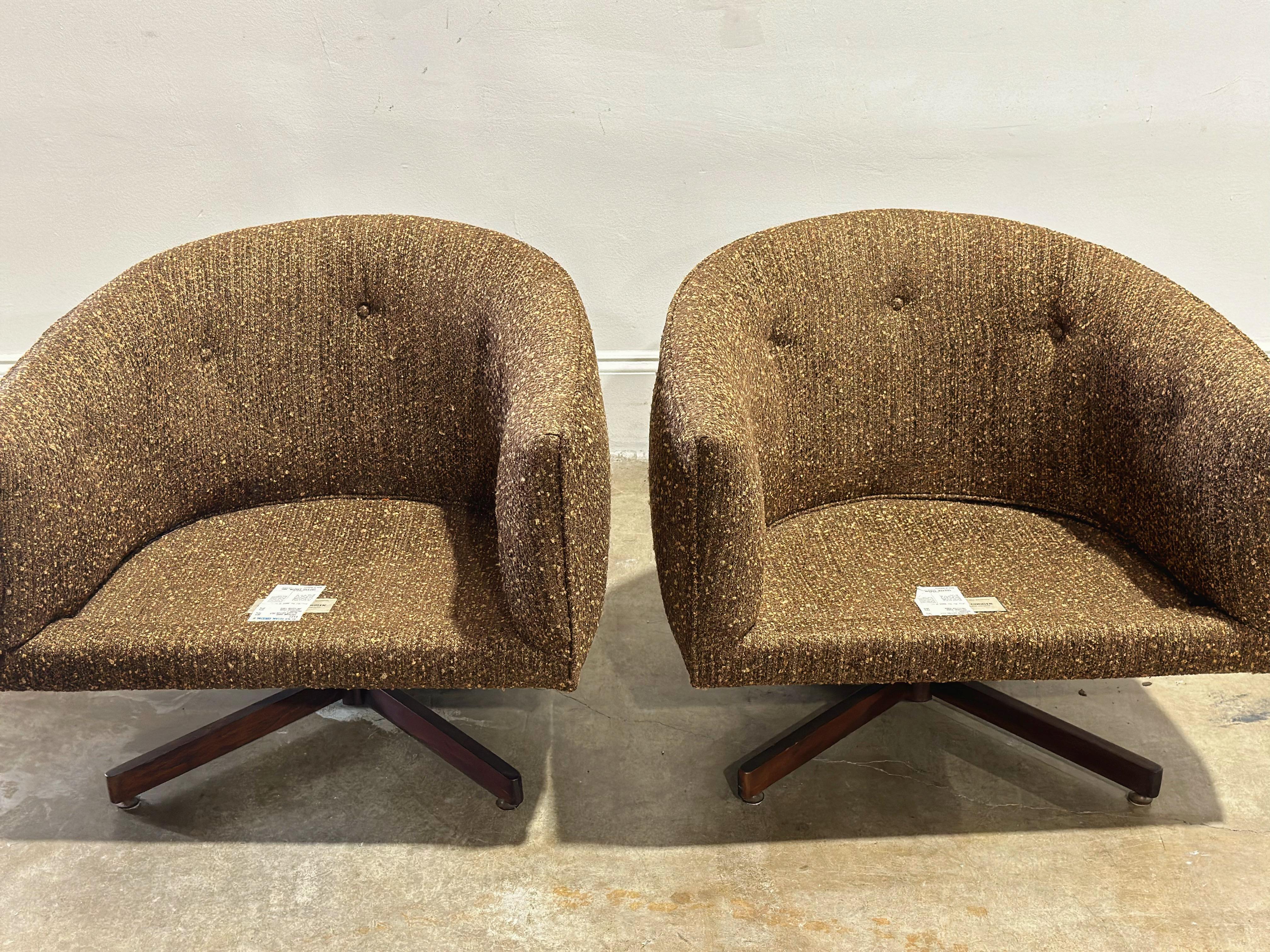 Milo Baughman Swivel + Tilt Barrel Lounge Chairs - Midcentury - Walnut Bases For Sale 4