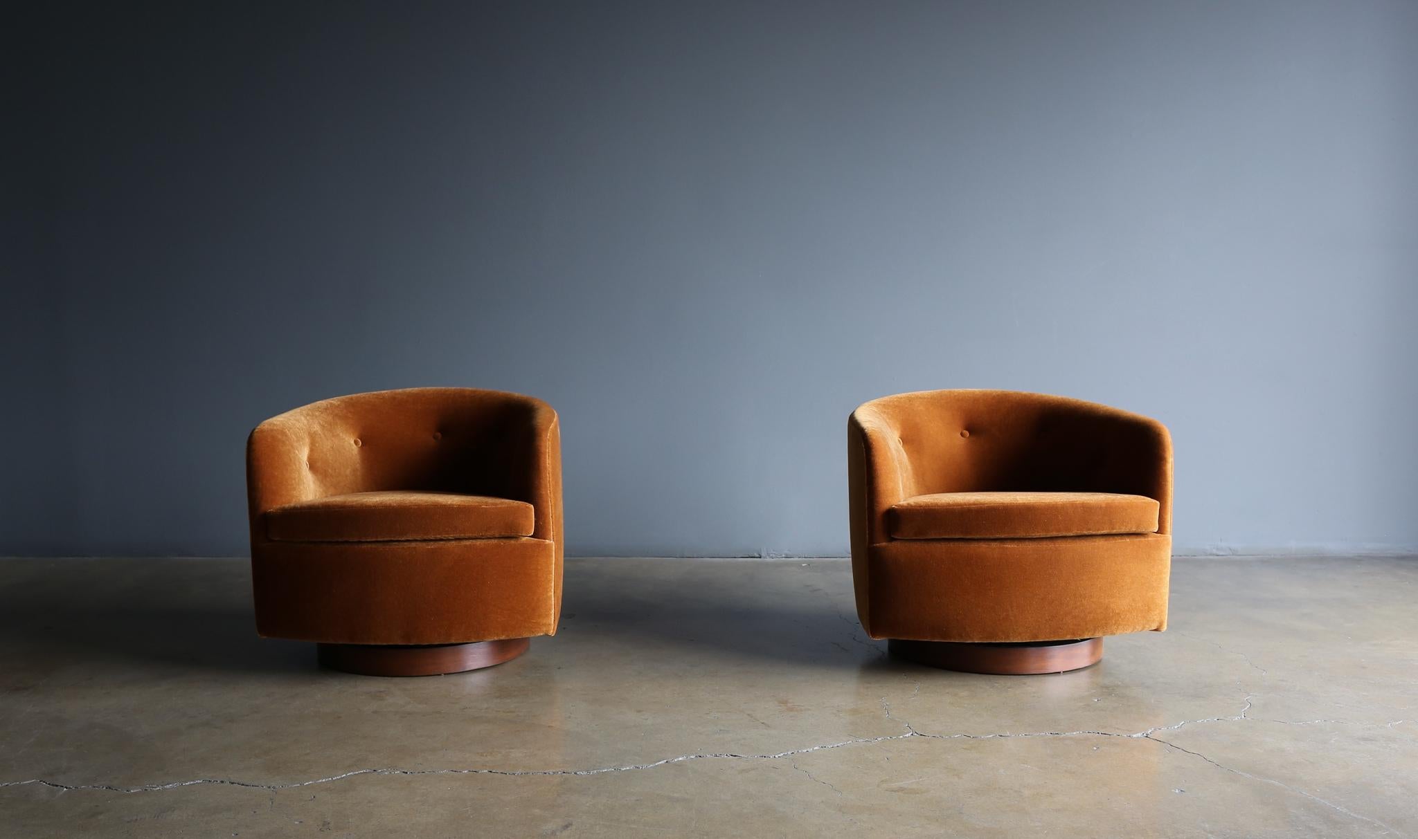 20ième siècle Fauteuils pivotants et inclinables de Milo Baughman pour Thayer Coggin, vers 1975