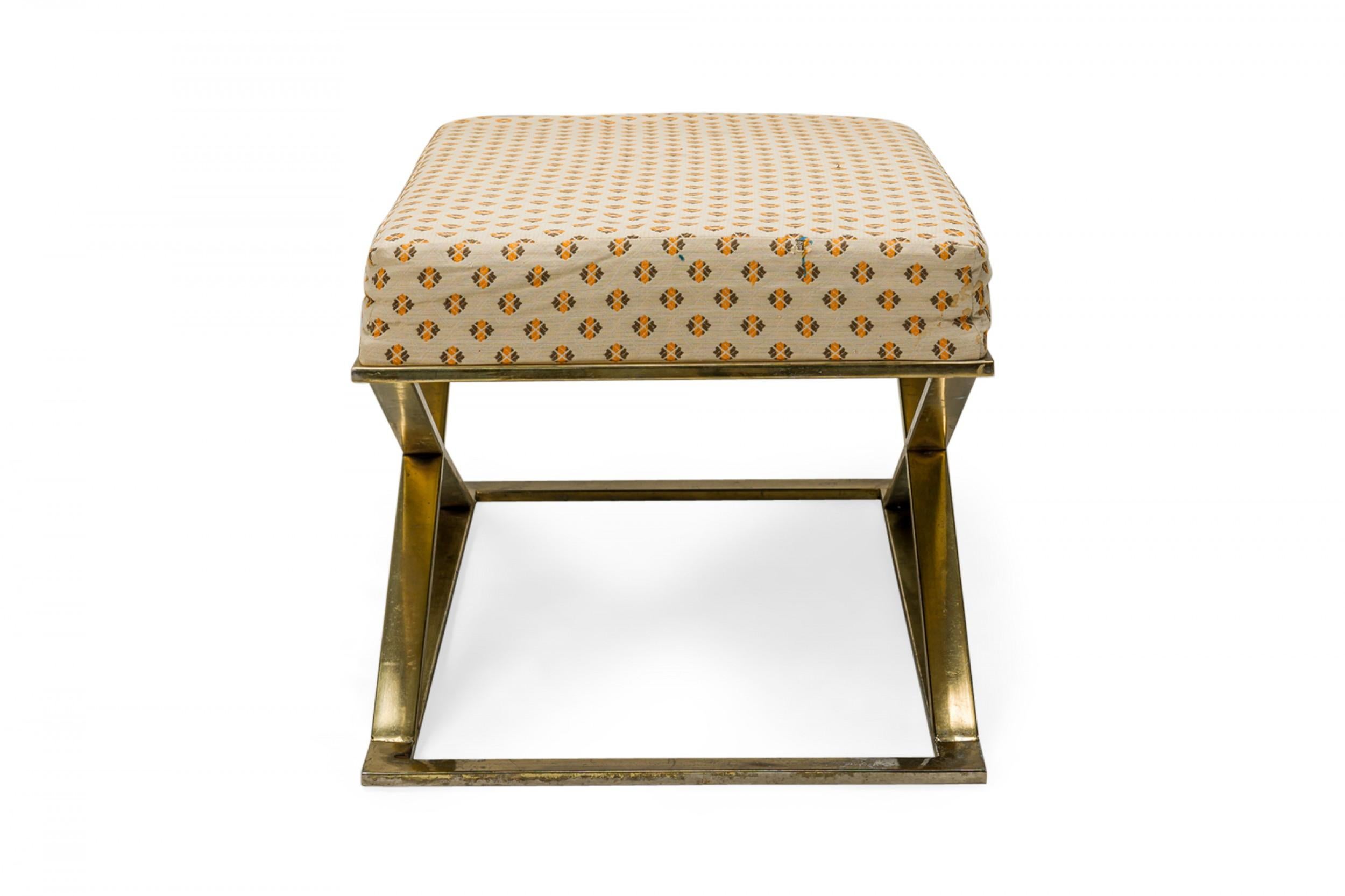 Milo Baughman / Thayer Coggin Brass and Beige Patterned Upholstered X-Bench In Good Condition For Sale In New York, NY