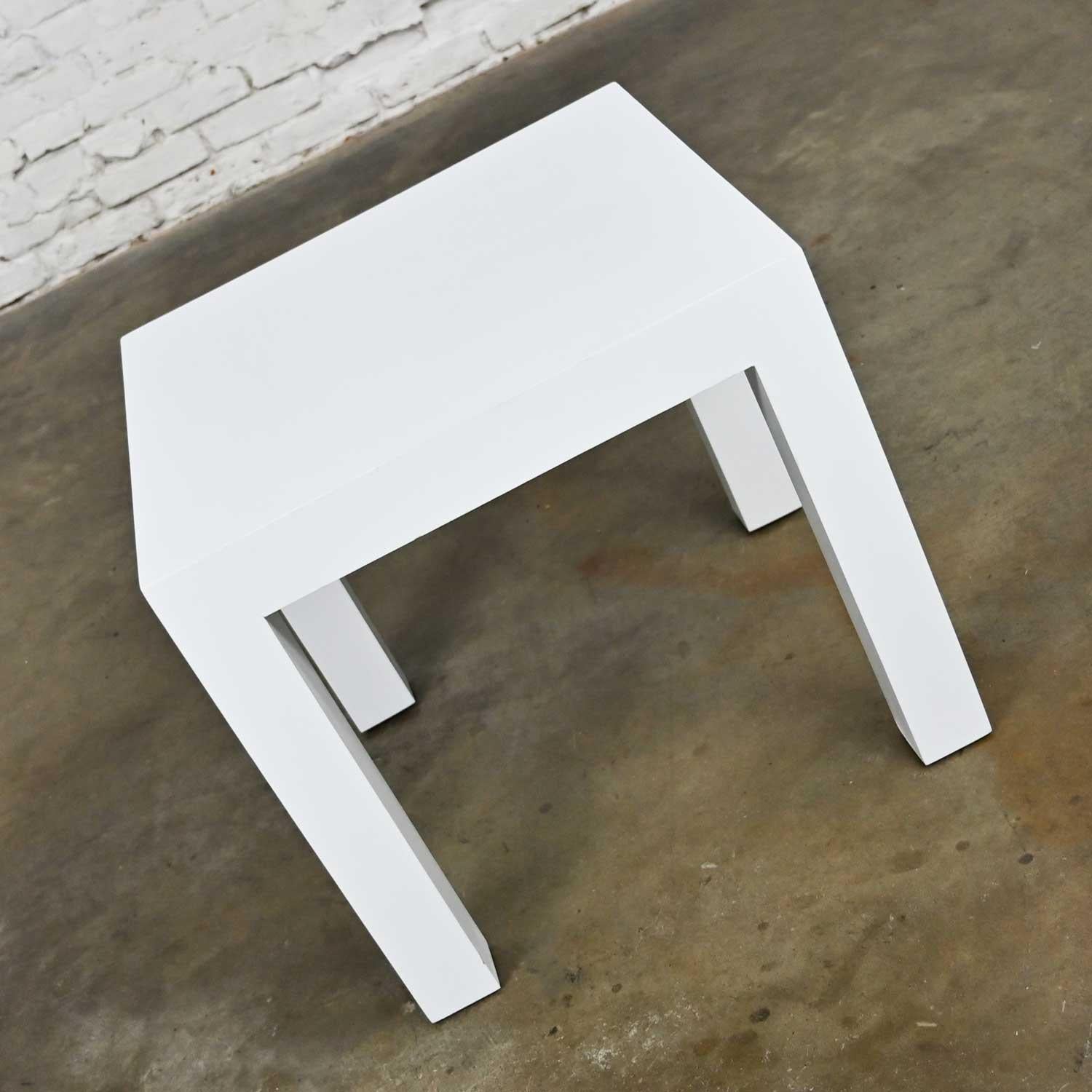 Magnificent modern Milo Baughman for Thayer Coggin Environment 70 square white painted Parsons side table. Beautiful condition, keeping in mind that this is vintage and not new so will have signs of use and wear. This table has been completely