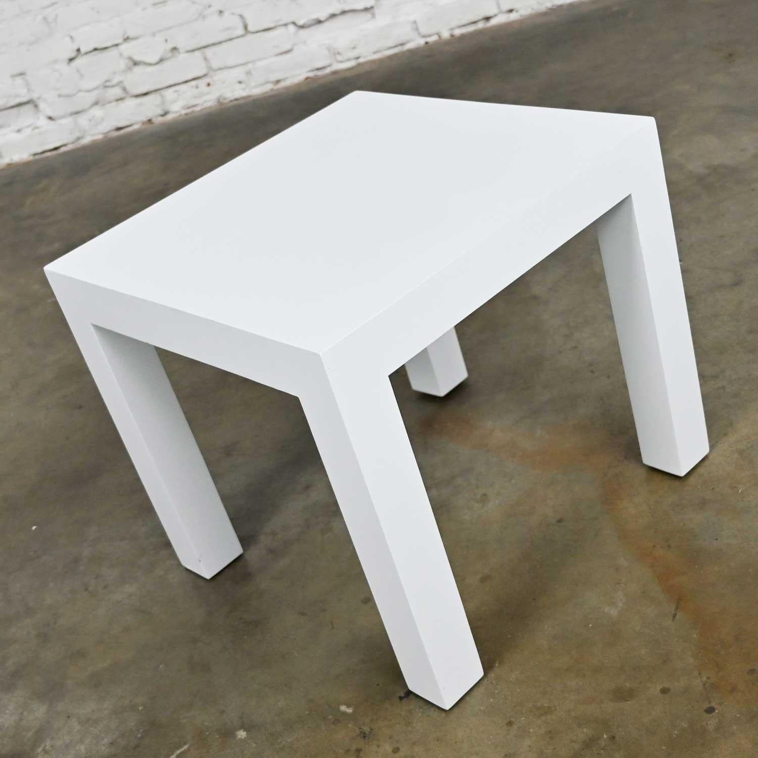 Table d'appoint Parsons peinte en blanc de 70 pieds carrés, aménagement intérieur de Milo Baughman Thayer Coggin en vente 1