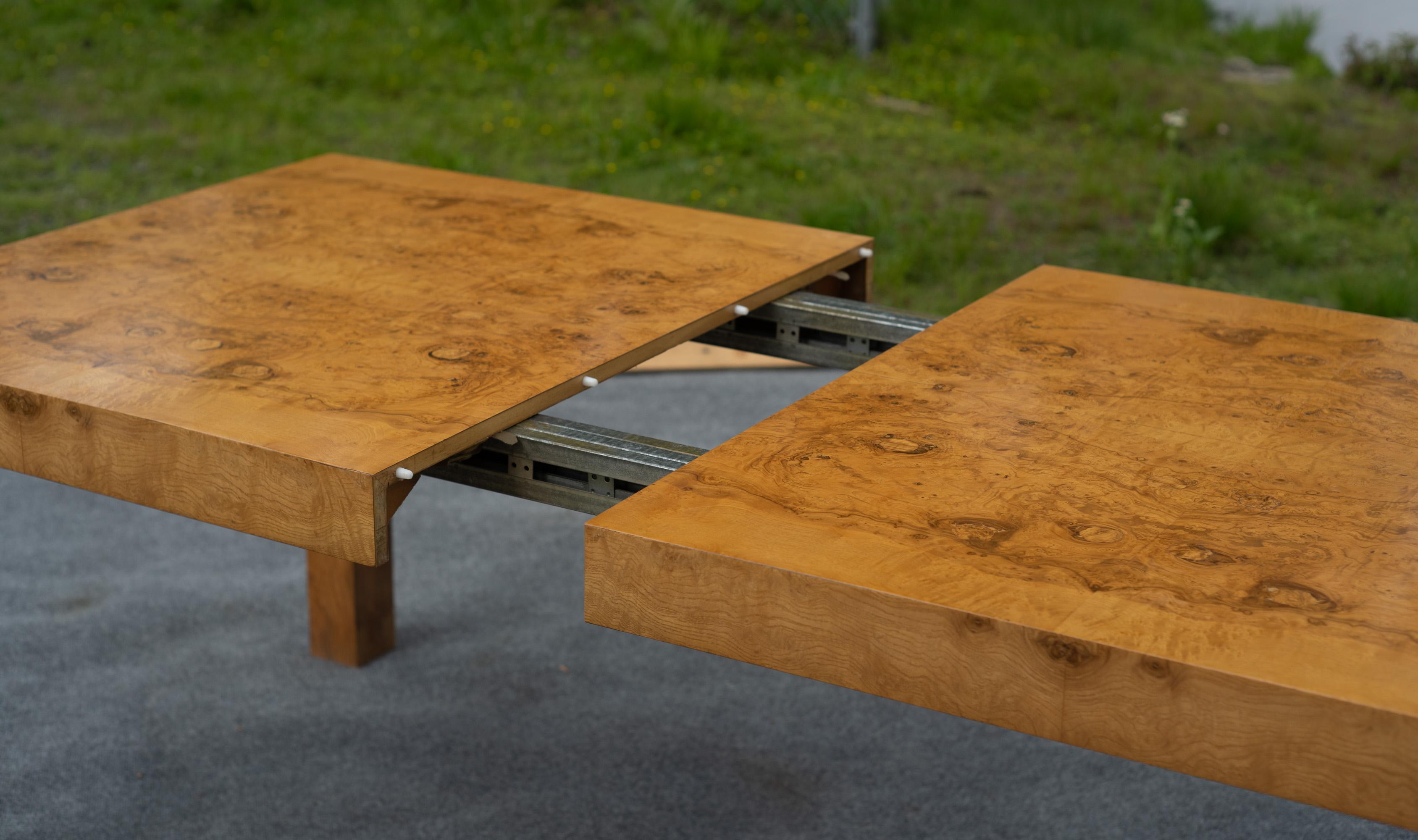 Milo Baughman - Thayer Coggin Mesa de comedor extragrande Parsons Burl con 2 hojas en venta 4