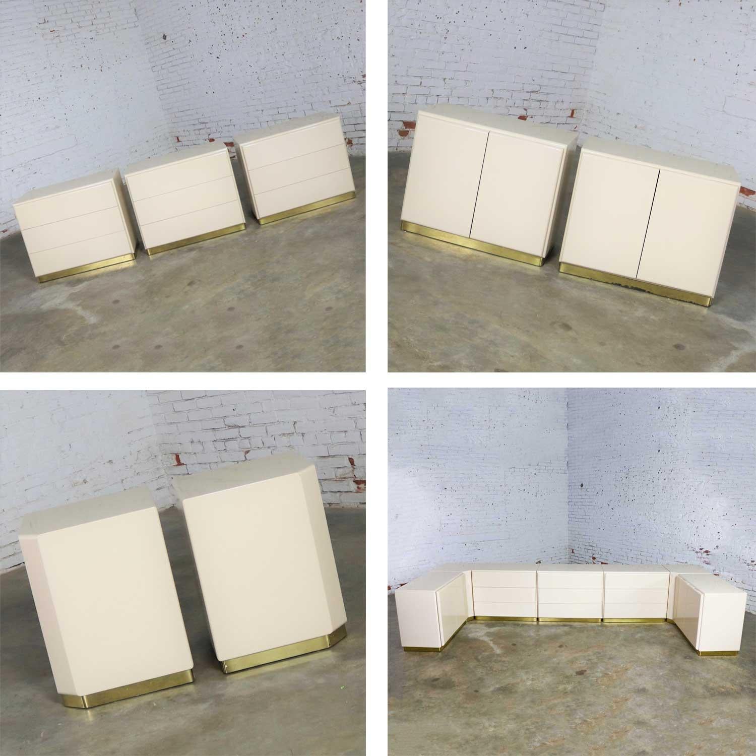 Milo Baughman Thayer Coggin Ivory Lacquered Set of 7, 5 Cabinets 2 Corner Units 3