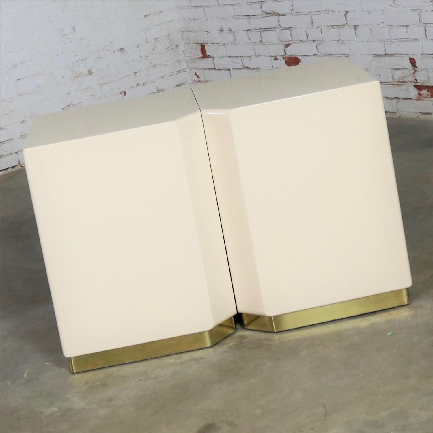 American Milo Baughman Thayer Coggin Ivory Lacquered Set of 7, 5 Cabinets 2 Corner Units