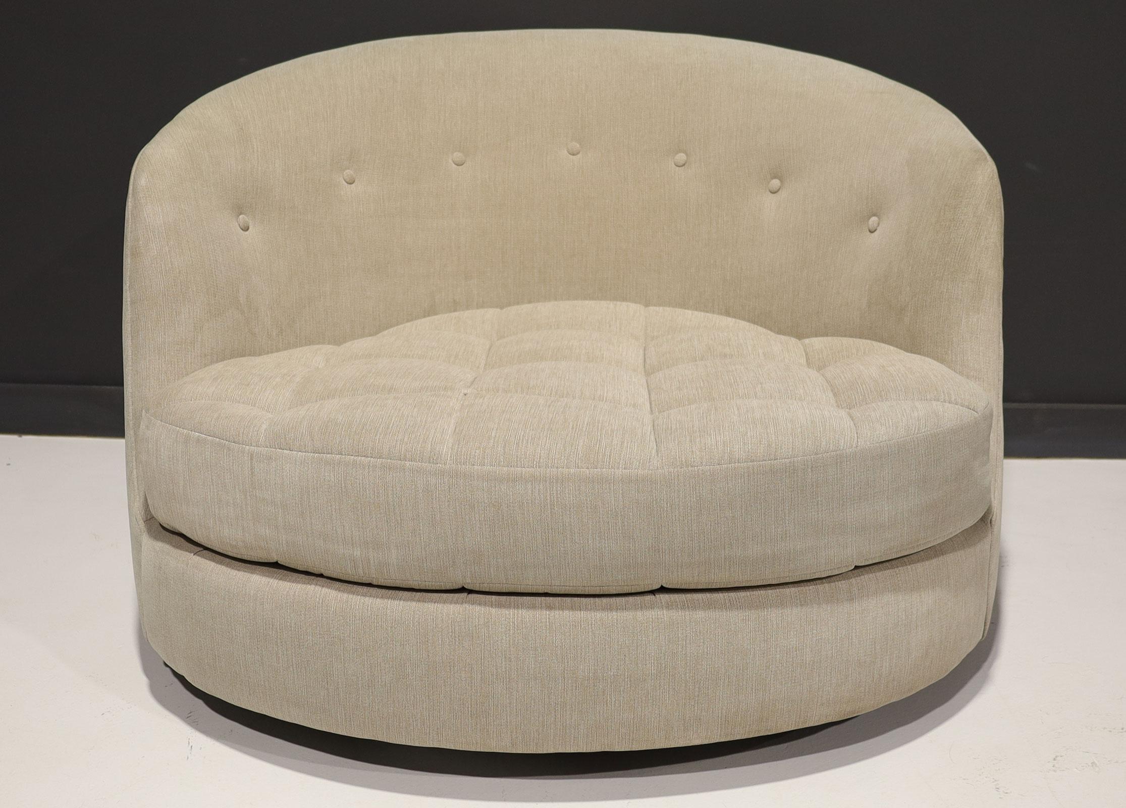 Great looking and super comfortable large tub swivel by Milo Baughman for Thayer Coggin.