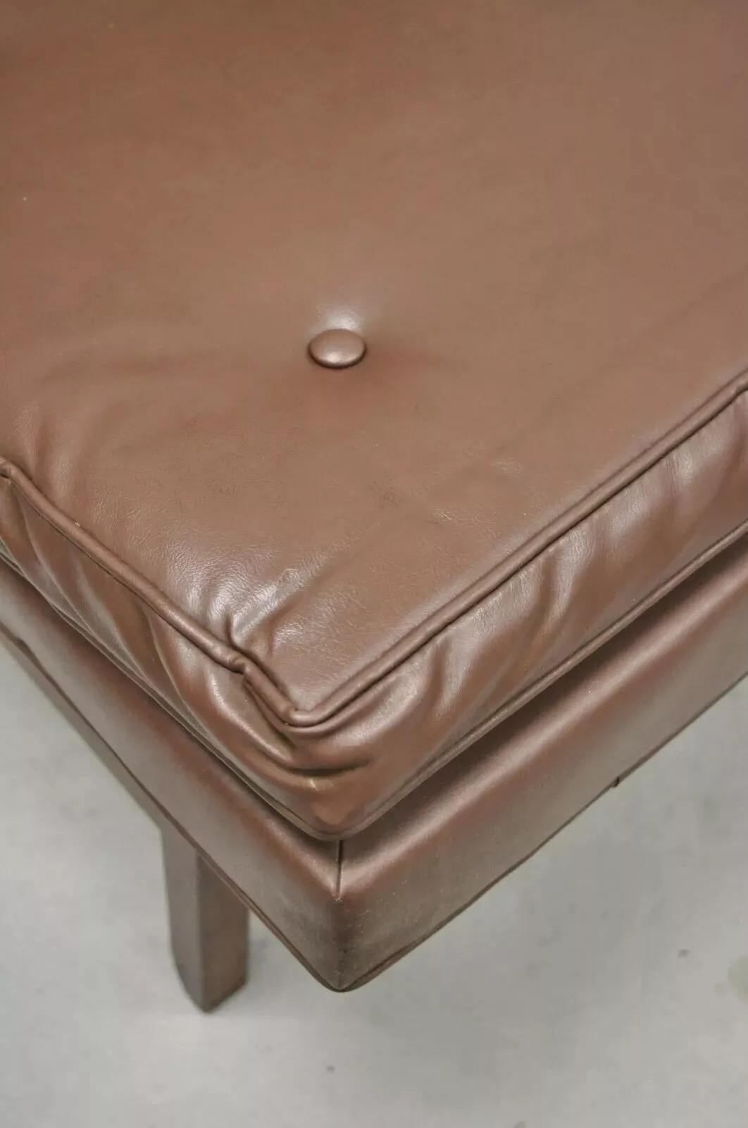 Teak Sedie da salotto in teak marrone di Milo Baughman, Thayer Coggin, del Medioevo Moderno - una coppia in vendita