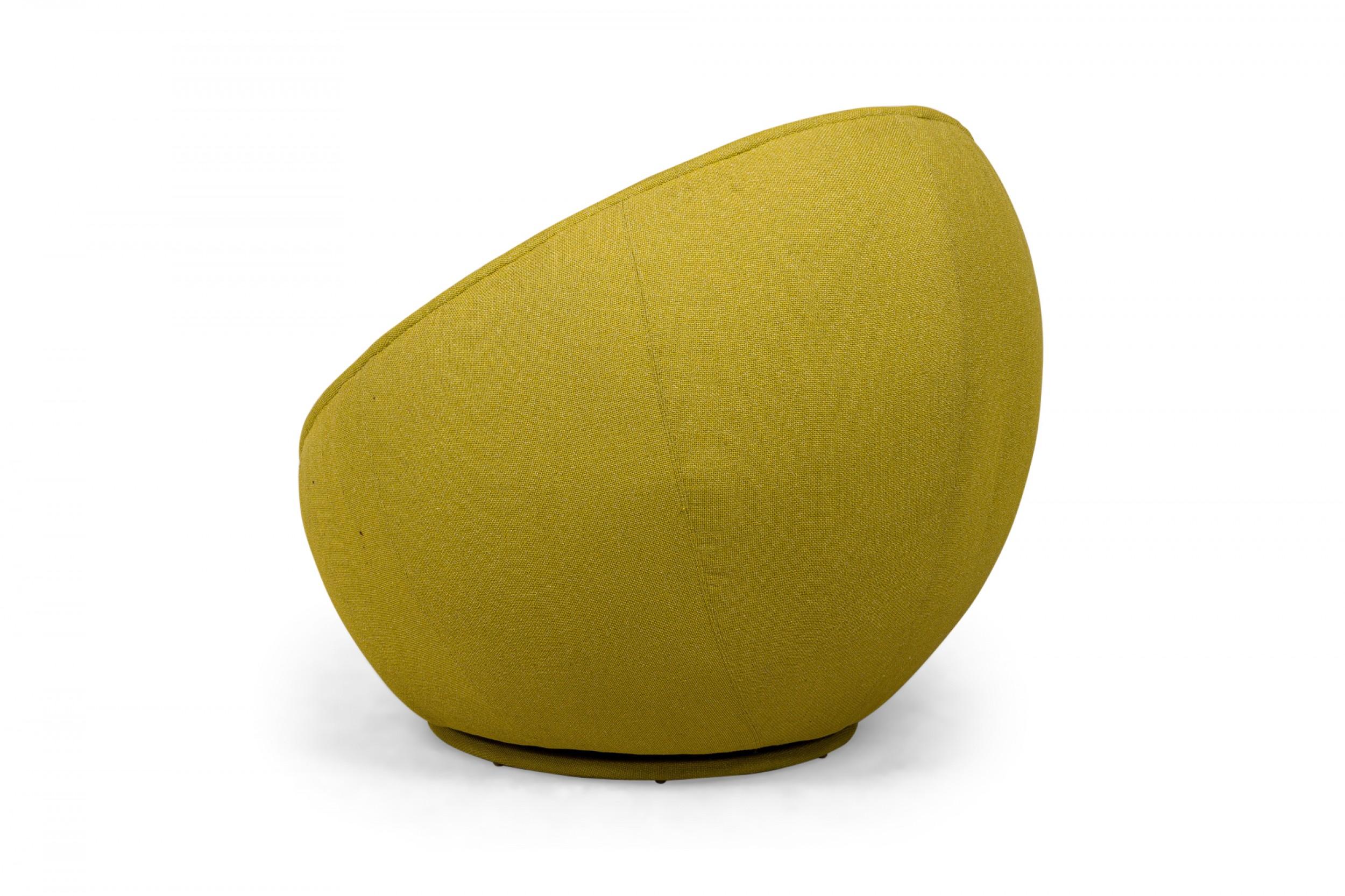 Milo Baughman Thayer Coggin Mid-Century 'Orange Slice' Form Yellow Lounge Chair In Good Condition In New York, NY
