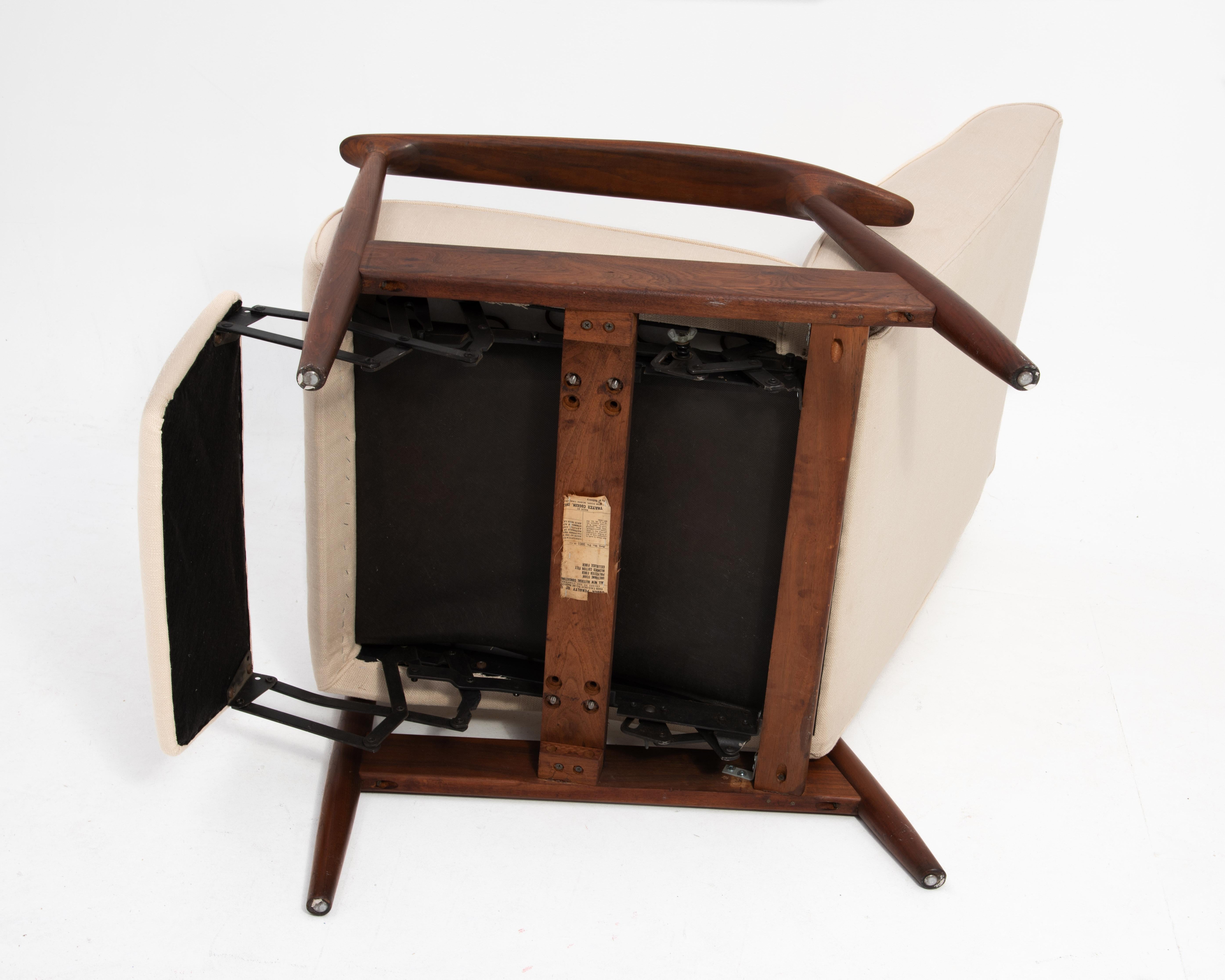 Milo Baughman Thayer Coggin Walnut Viceroy Lounge Recliner Chair For Sale 5