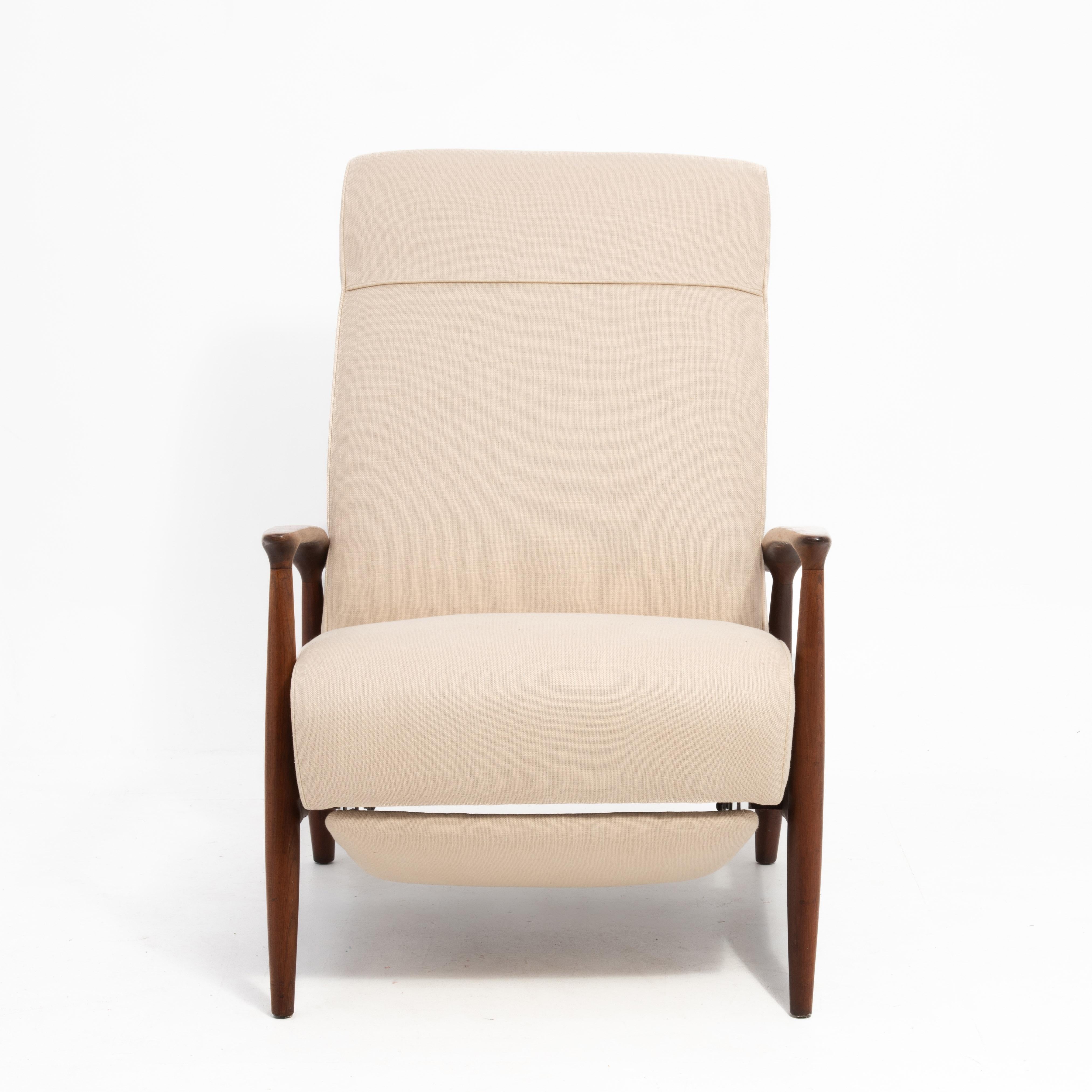 American Milo Baughman Thayer Coggin Walnut Viceroy Lounge Recliner Chair