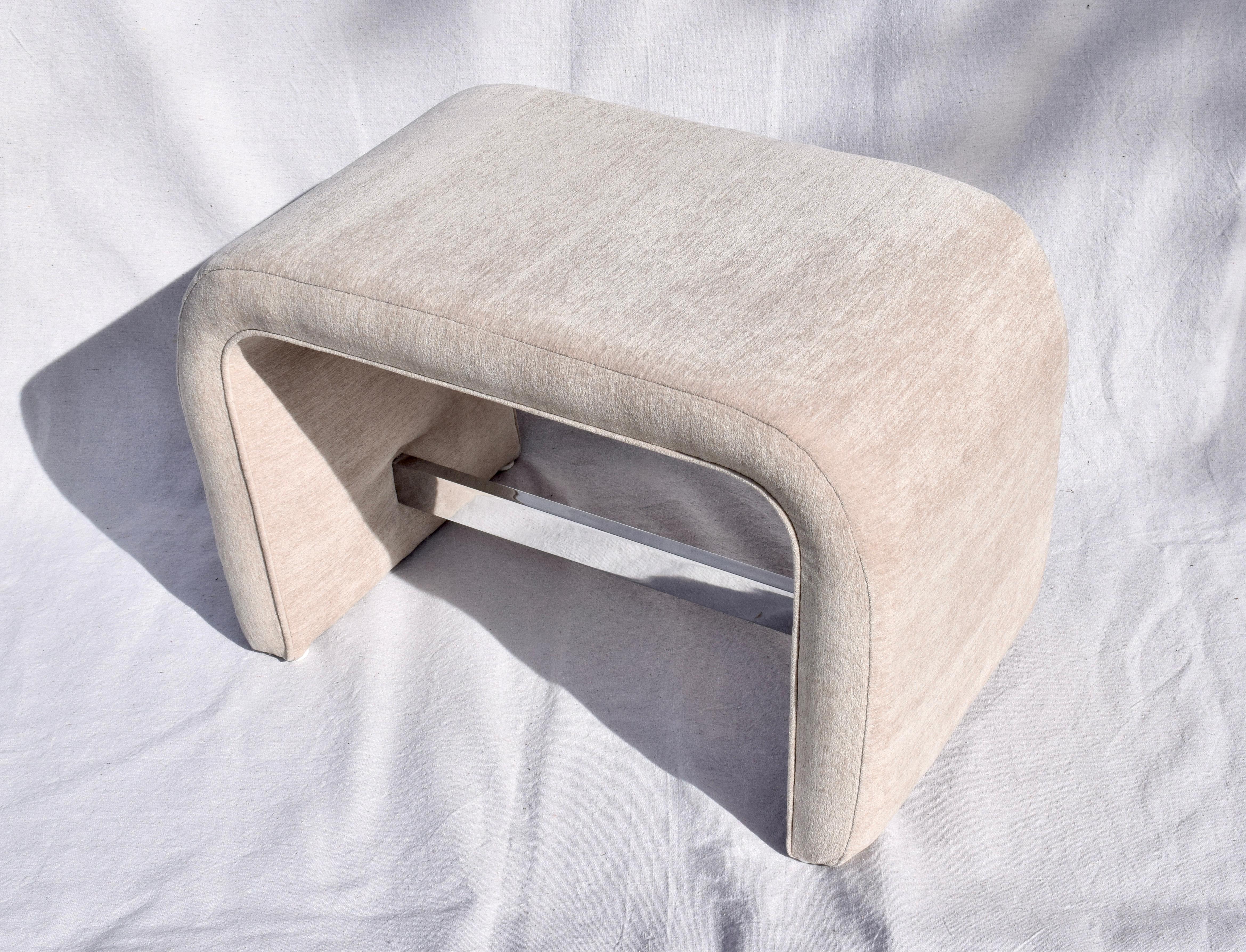 Milo Baughman Thayer Coggin Waterfall Bench In Excellent Condition For Sale In Southampton, NJ
