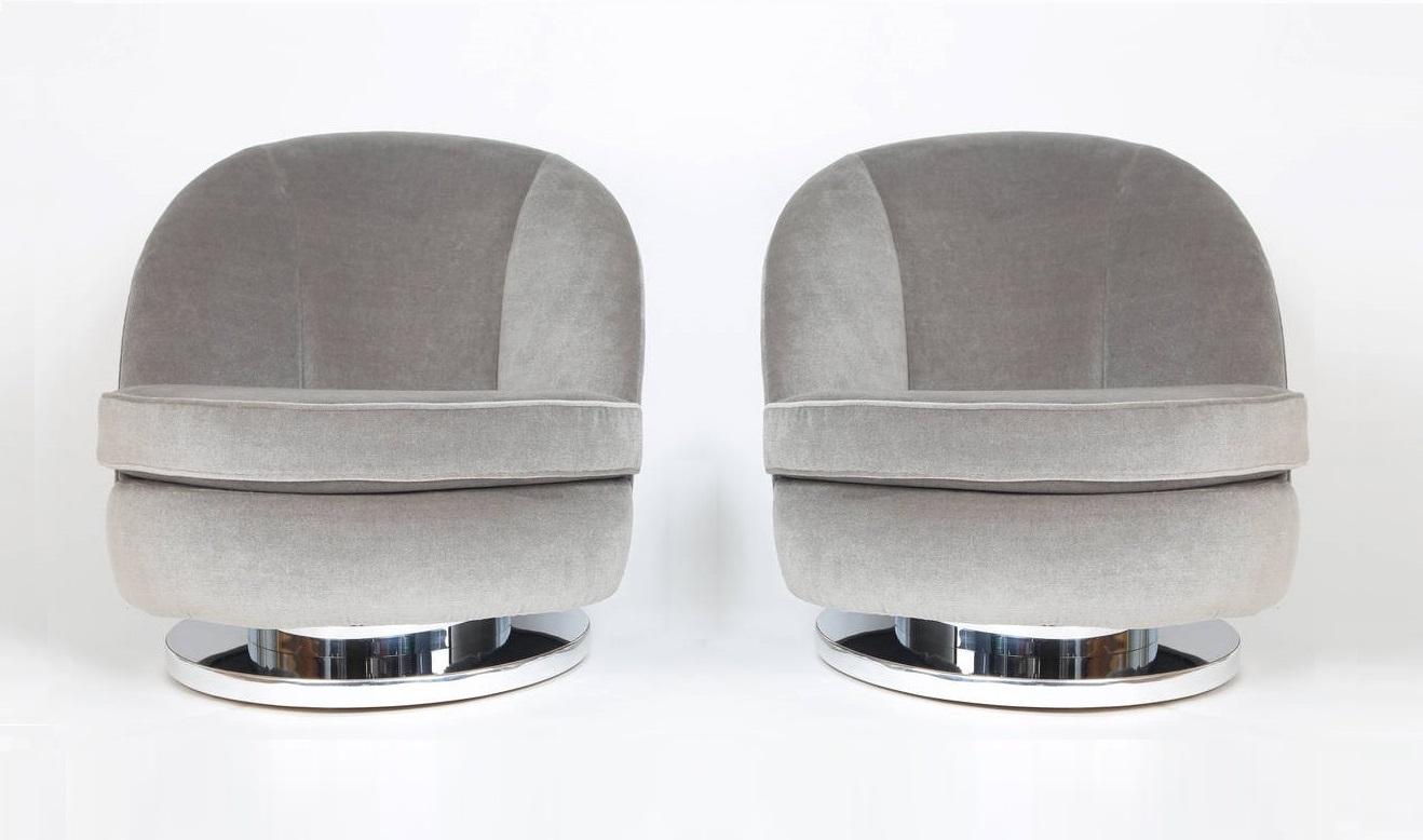 Mid-Century Modern Milo Baughman Tilt and Swivel Lounge Chairs in Grey