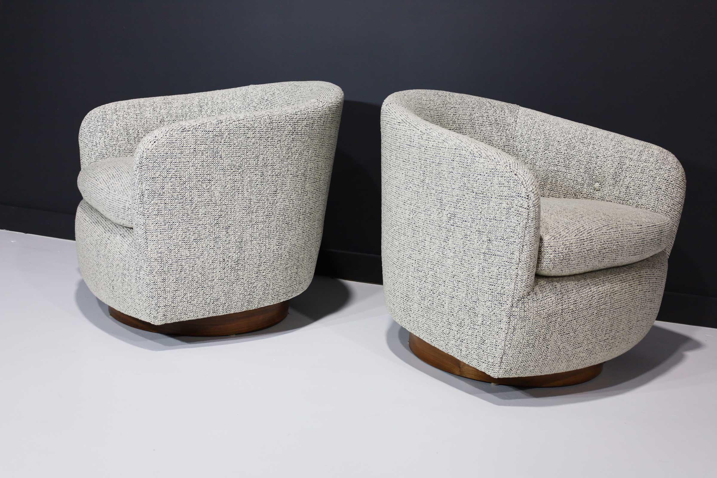 Mid-Century Modern Milo Baughman Tilt/Swivel Lounge Chairs in Black & White Nubby Upholstery