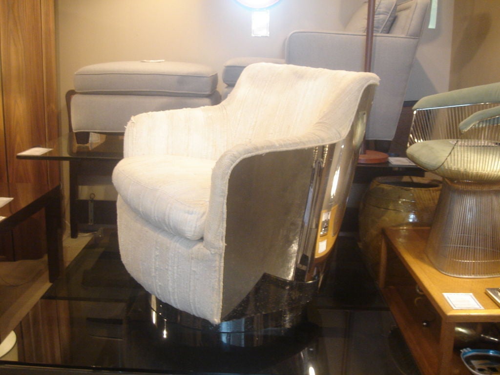 Mid-Century Modern Milo Baughman Tub Swivel Armchair with Chrome Back in COM