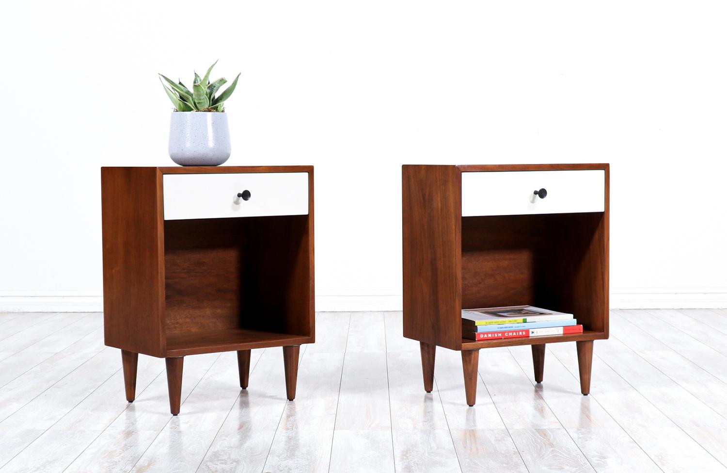 Milo Baughman two-tone lacquered night stands for Glenn of California.