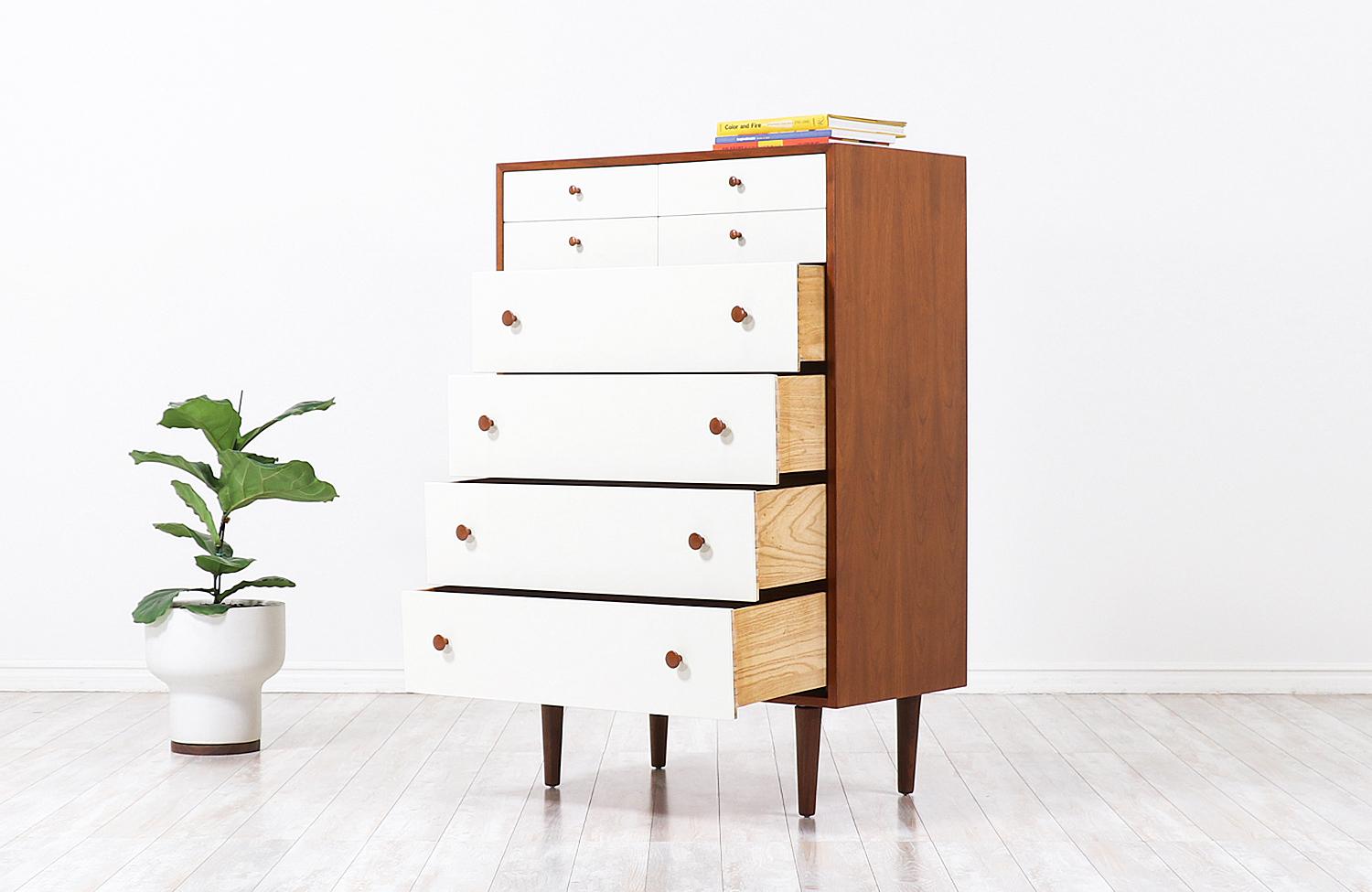 American Midcentury 2-Tone Lacquered and Walnut Chest of Drawers for Glenn of California